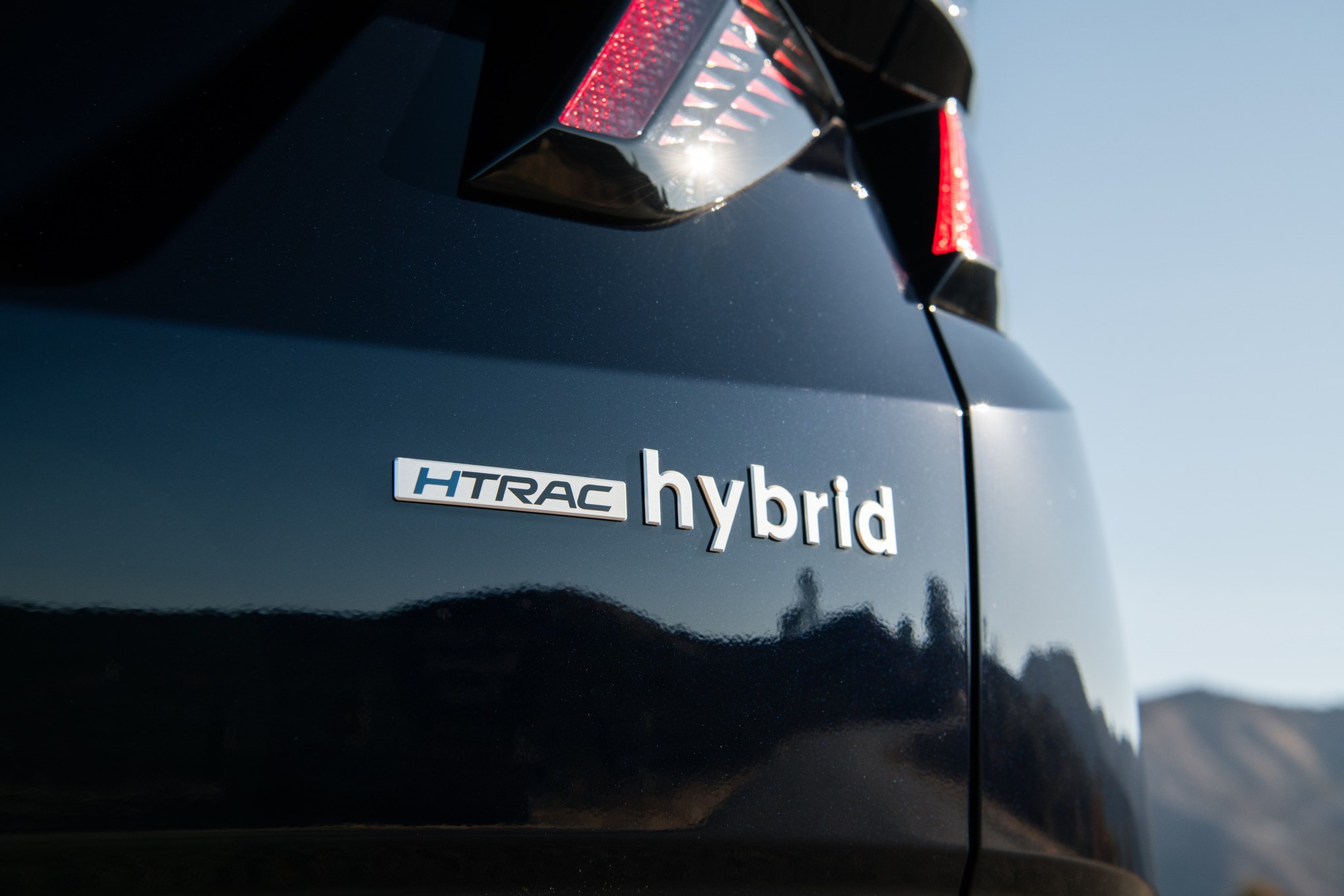 Hyundai Tucson hybrid nhận cọc tại Việt Nam: Giá dự kiến tiệm cận Santa Fe, mạnh hơn hẳn bản xăng turbo, tăng sức cạnh tranh CR-V- Ảnh 2. Hyundai Tucson hybrid nhận cọc tại Việt Nam: Giá dự kiến tiệm cận Santa Fe, mạnh hơn hẳn bản xăng turbo, tăng sức cạnh tranh CR-V- Ảnh 2.