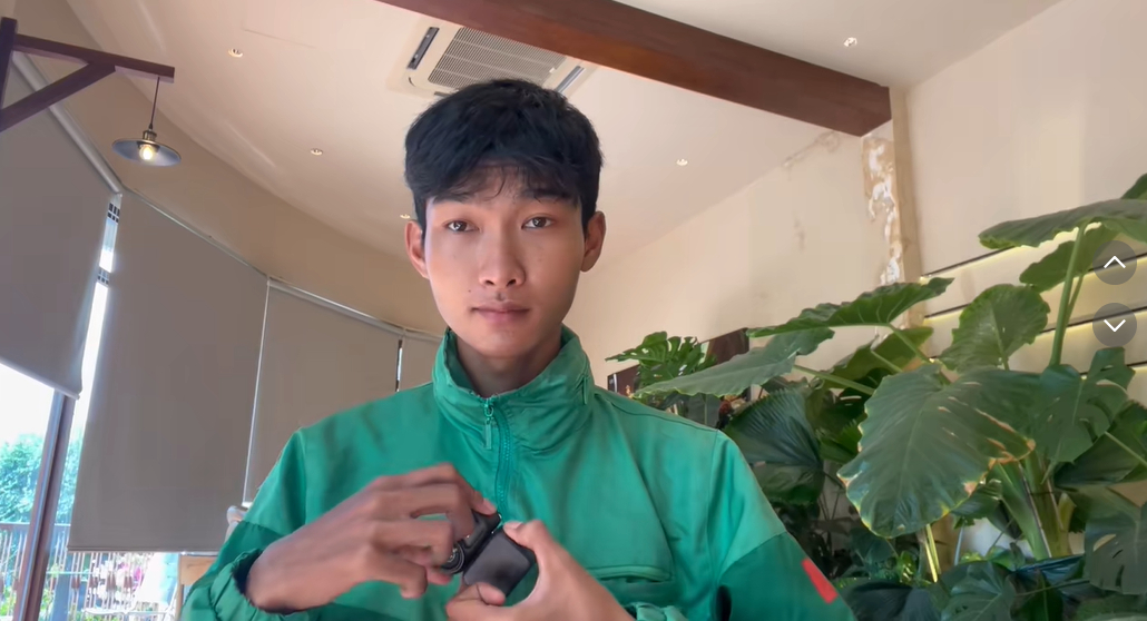 Xe &ocirc;m kh&ocirc;ng lấy tiền v&igrave; tưởng kh&aacute;ch khổ, b&agrave; c&ocirc; r&uacute;t ra sấp tiền mặt 500k đ&aacute;p lại: C&aacute;i kết bất ngờ của c&acirc;u chuyện- Ảnh 3.