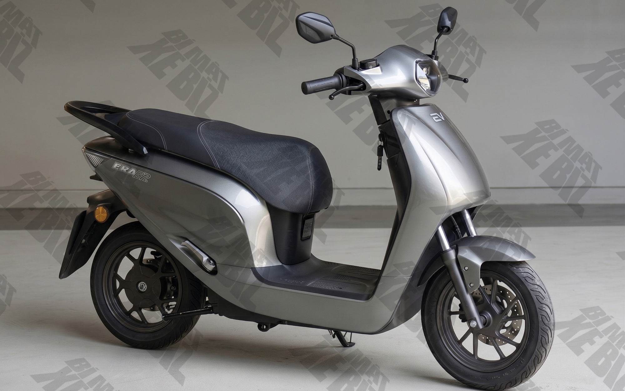 Rộ h&igrave;nh ảnh xe m&aacute;y điện Việt Nam d&aacute;ng như Honda Lead: Gi&aacute; đồn đo&aacute;n dưới 35 triệu đồng, cốp si&ecirc;u rộng, chạy 150km/sạc- Ảnh 6.