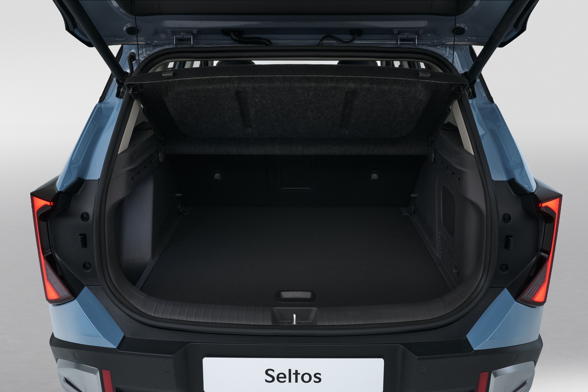 Kia Seltos thế hệ mới ra mắt: C&oacute; hybrid, dẫn động 4 b&aacute;nh, hứa hẹn tạo cơn sốt khi về Việt Nam- Ảnh 5.