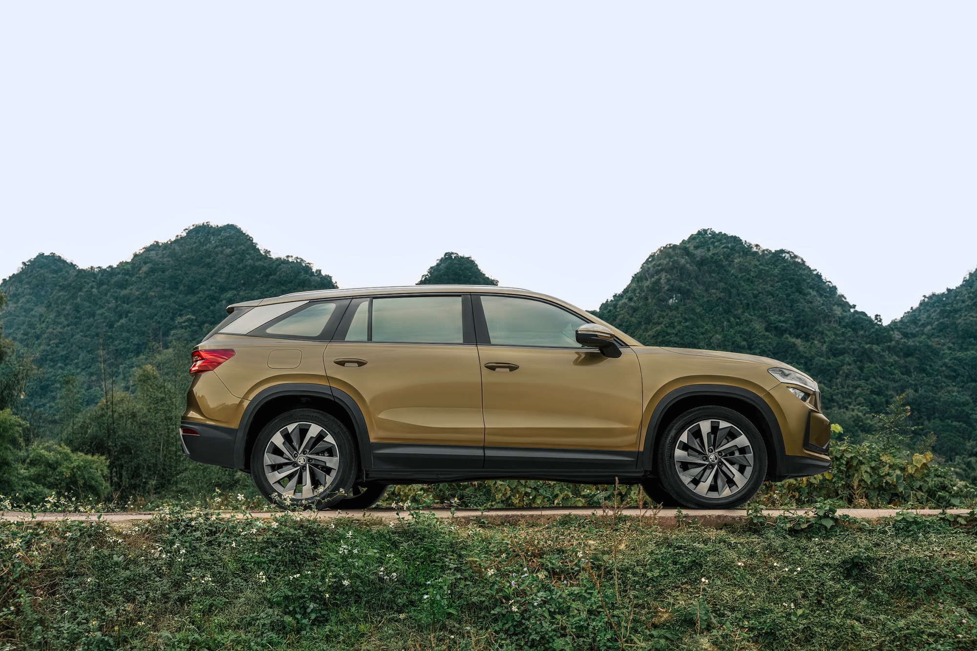 Skoda Kodiaq: Từ SUV b&aacute;n chạy nhất ch&acirc;u &Acirc;u đến "Xe được y&ecirc;u th&iacute;ch của năm" tại Việt Nam- Ảnh 3.