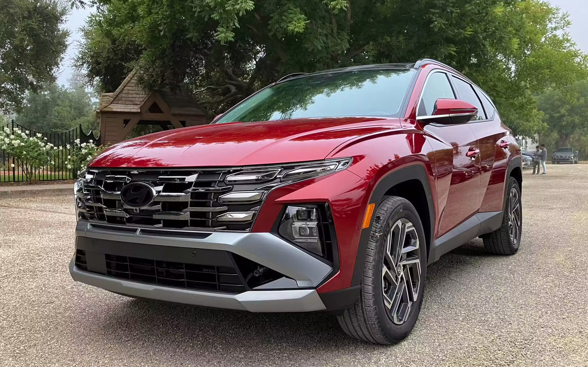 7 SUV hybrid mới sắp b&aacute;n tại Việt Nam: Phần lớn tầm gi&aacute; hơn 1 tỷ đồng, c&oacute; cả lắp v&agrave; nhập, c&oacute; mẫu dễ k&egrave;m cả 'lạc' v&igrave; 'hot'- Ảnh 1.