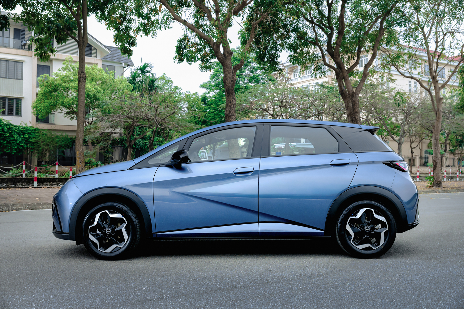 BYD Dolphin 2026 mở b&aacute;n tại Việt Nam: Gi&aacute; 'sốc' cho 1.000 kh&aacute;ch đầu ti&ecirc;n, th&ecirc;m trang bị quyết đấu Geely EX2- Ảnh 3.