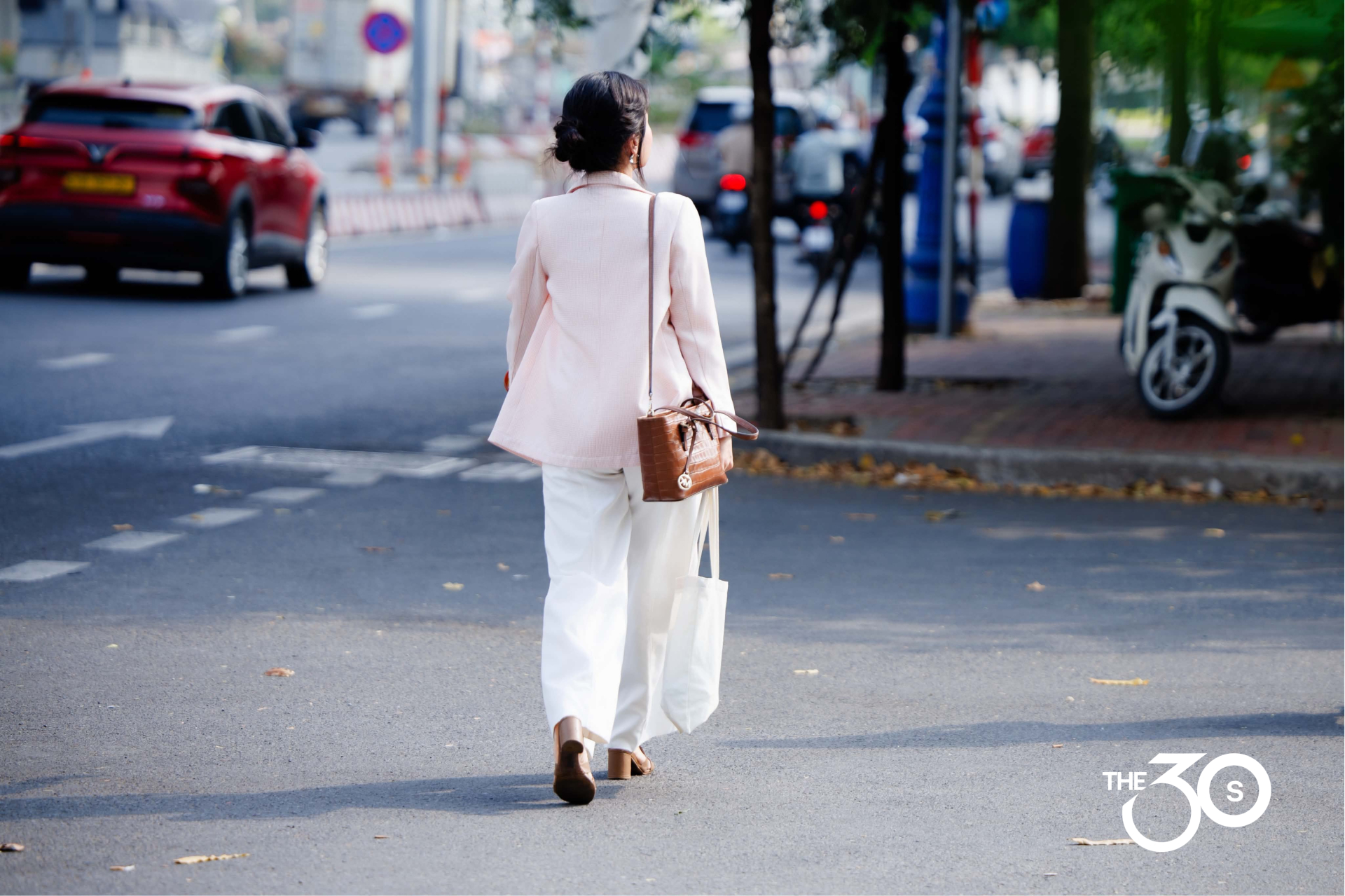Cất &ocirc; t&ocirc; đi metro, &ldquo;chị Dung&rdquo; ở TP.HCM tiết kiệm 52 triệu một năm: Mua v&agrave;ng, ăn sang cũng thấy an t&acirc;m hẳn- Ảnh 5.
