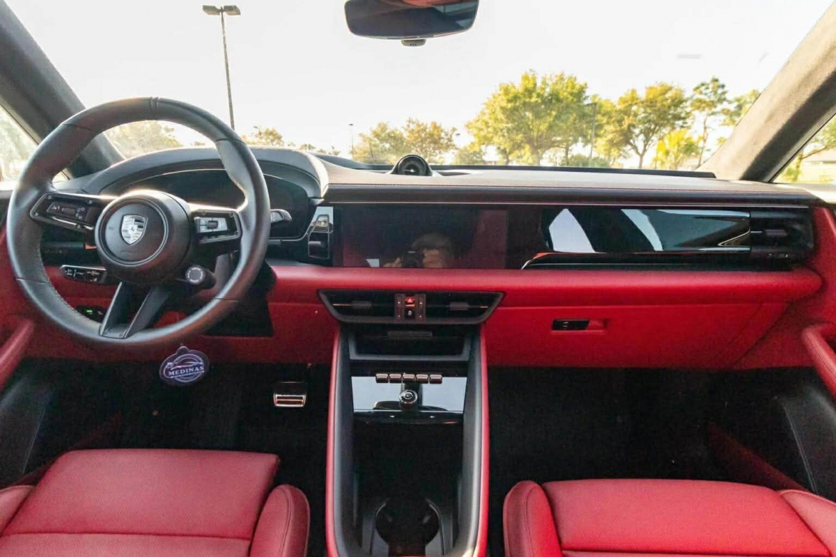 Porsche Macan Electric mất gi&aacute; tới 27% chỉ sau 2.400 km- Ảnh 3.