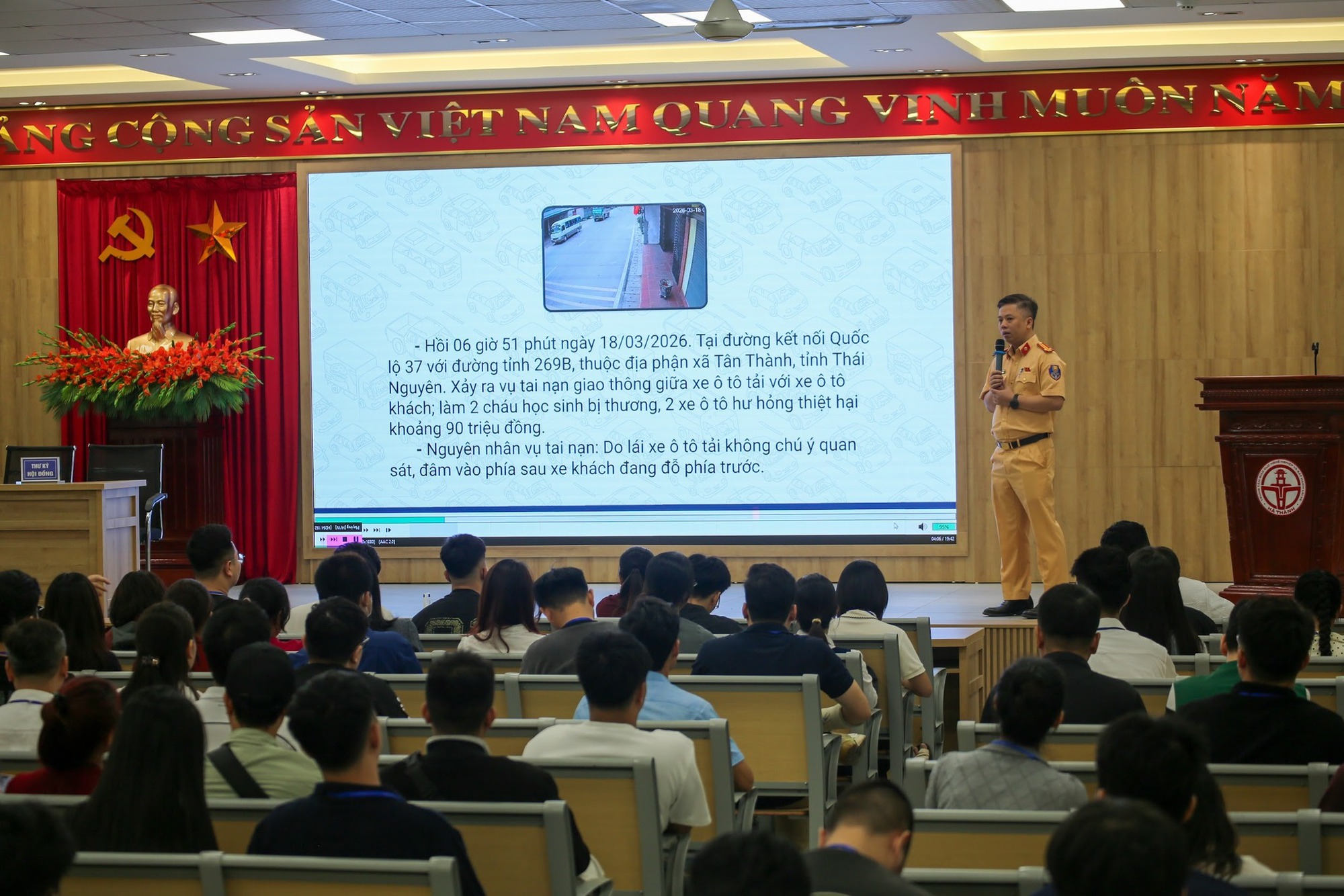 CSGT H&agrave; Nội đ&atilde; &aacute;p dụng điểm rất mới v&agrave;o việc thi bằng l&aacute;i xe, người d&acirc;n ch&uacute; &yacute;!- Ảnh 1.