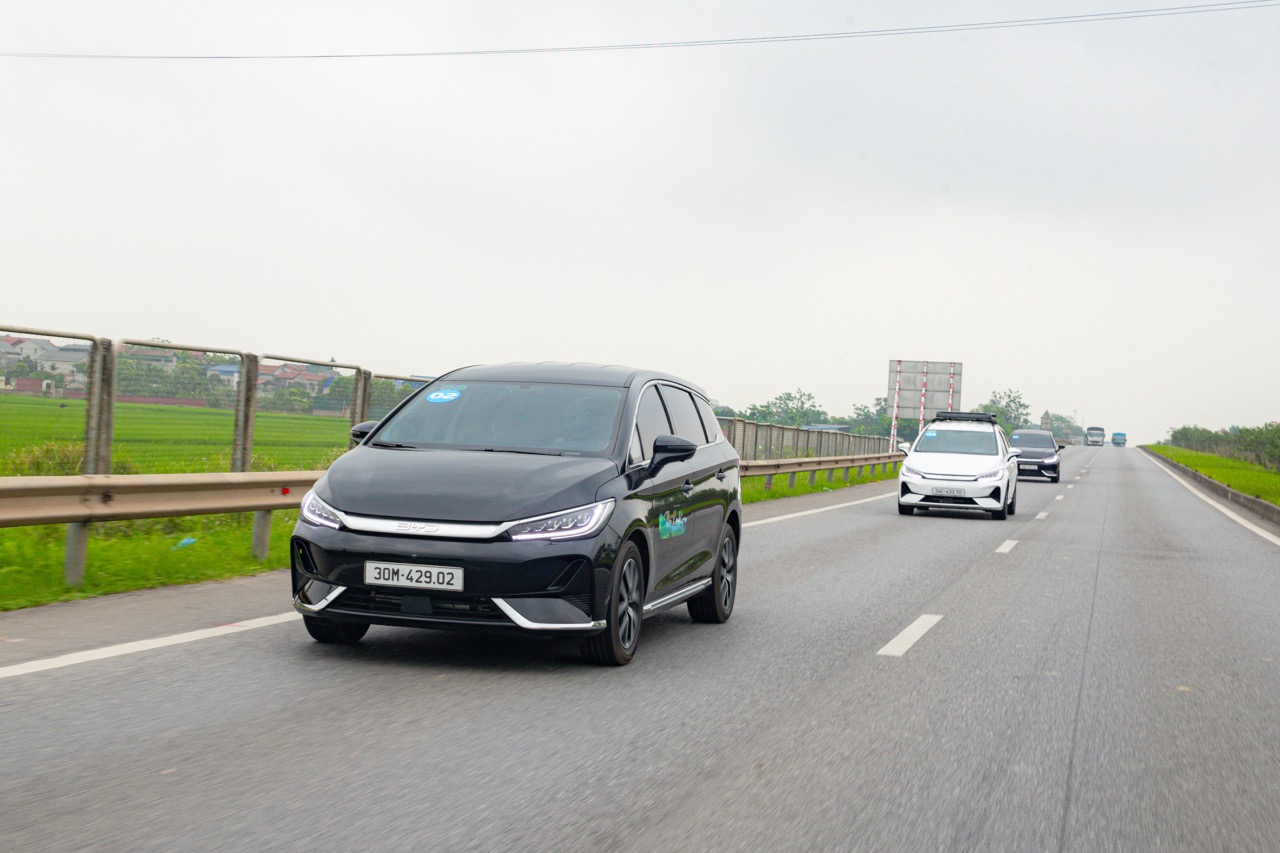 C&agrave;y dịch vụ 50.000km trong 8 th&aacute;ng, chủ xe BYD M6 chia sẻ: 'Kiếm 1,5 triệu/ng&agrave;y, chỉ d&aacute;m chạy đường quen, phải t&iacute;nh to&aacute;n v&igrave; hạn chế điểm sạc'- Ảnh 2.