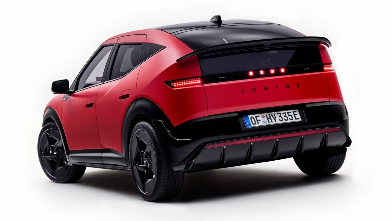 Hyundai Ioniq 3 ra mắt: D&aacute;ng chất chơi hơn hẳn Ioniq 5 ở Việt Nam, t&iacute;ch hợp m&agrave;n h&igrave;nh c&ocirc;ng nghệ mới đầu ti&ecirc;n của h&atilde;ng, chạy gần 500km/sạc- Ảnh 9.