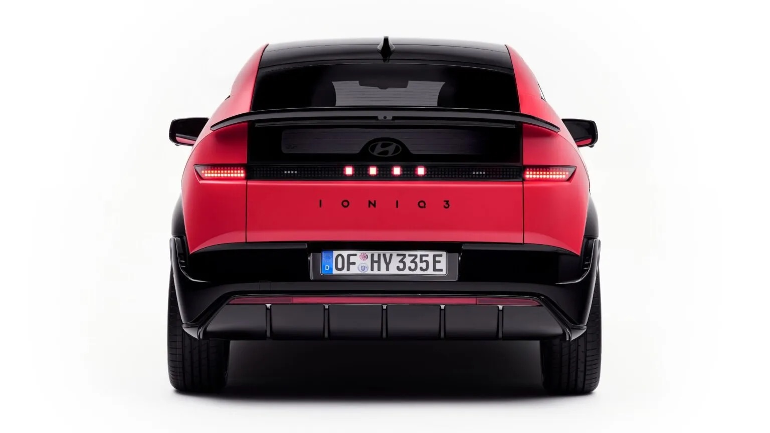 Hyundai Ioniq 3 ra mắt: D&aacute;ng chất chơi hơn hẳn Ioniq 5 ở Việt Nam, t&iacute;ch hợp m&agrave;n h&igrave;nh c&ocirc;ng nghệ mới đầu ti&ecirc;n của h&atilde;ng, chạy gần 500km/sạc- Ảnh 3.