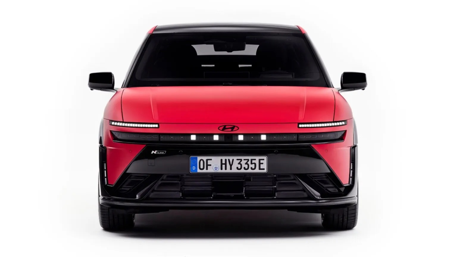 Hyundai Ioniq 3 ra mắt: D&aacute;ng chất chơi hơn hẳn Ioniq 5 ở Việt Nam, t&iacute;ch hợp m&agrave;n h&igrave;nh c&ocirc;ng nghệ mới đầu ti&ecirc;n của h&atilde;ng, chạy gần 500km/sạc- Ảnh 2.