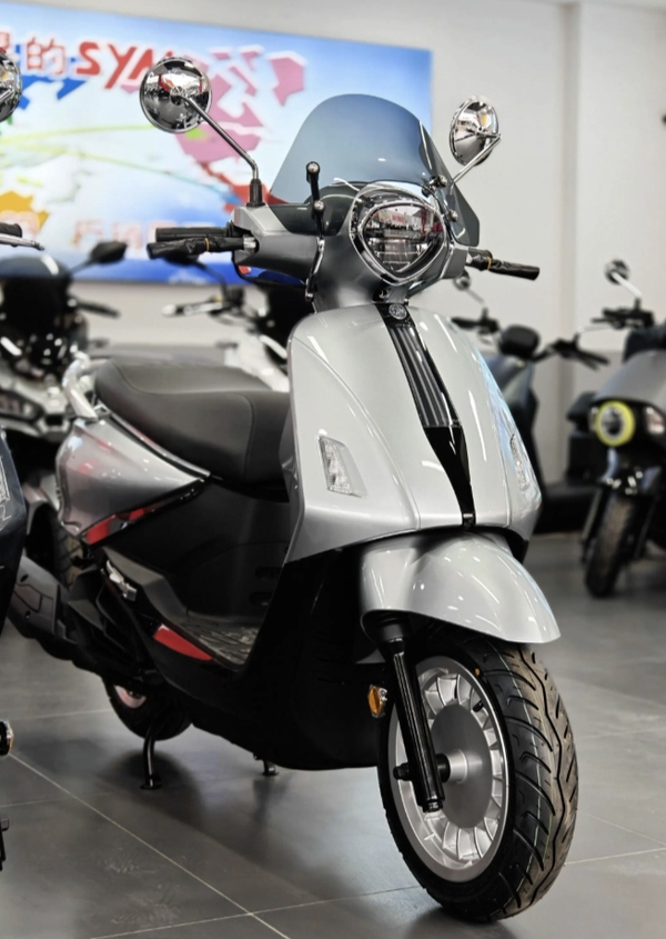 Mẫu xe tay ga 150cc gi&aacute; rẻ bất ngờ ra mắt, trang bị vượt tầm, th&aacute;ch thức loạt đối thủ tại Việt Nam- Ảnh 3.