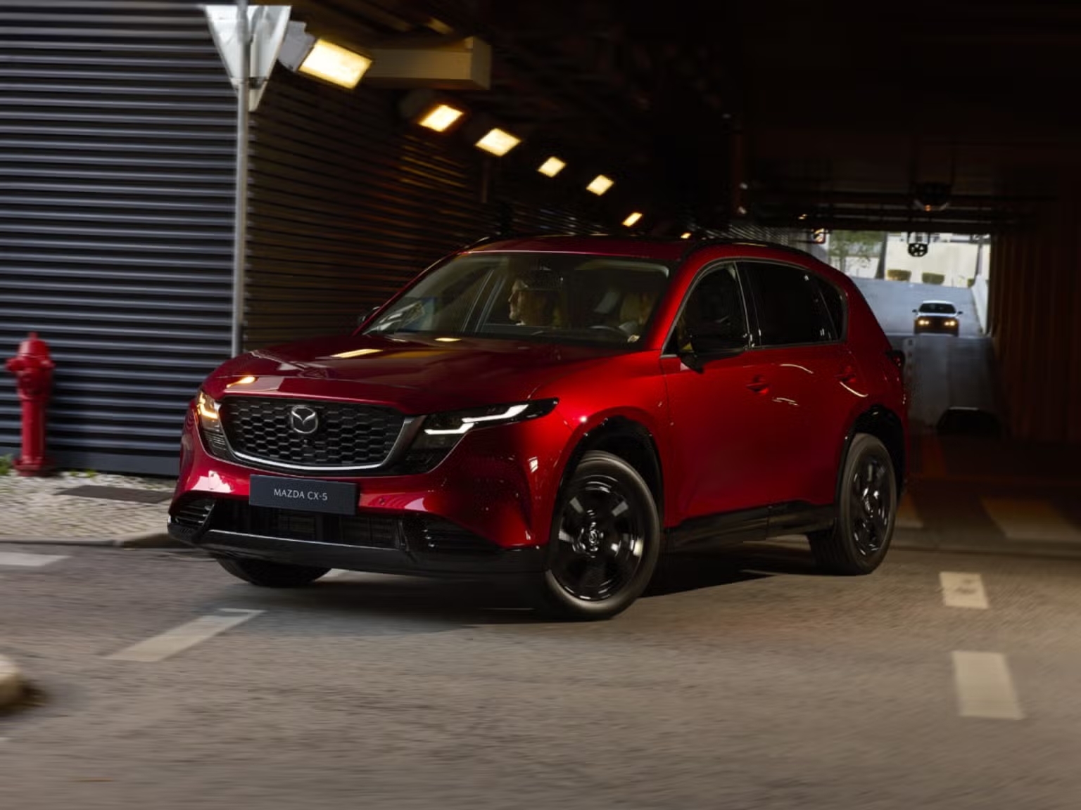 Mazda CX-5 bất ngờ được quan t&acirc;m hơn Toyota RAV4- Ảnh 1.