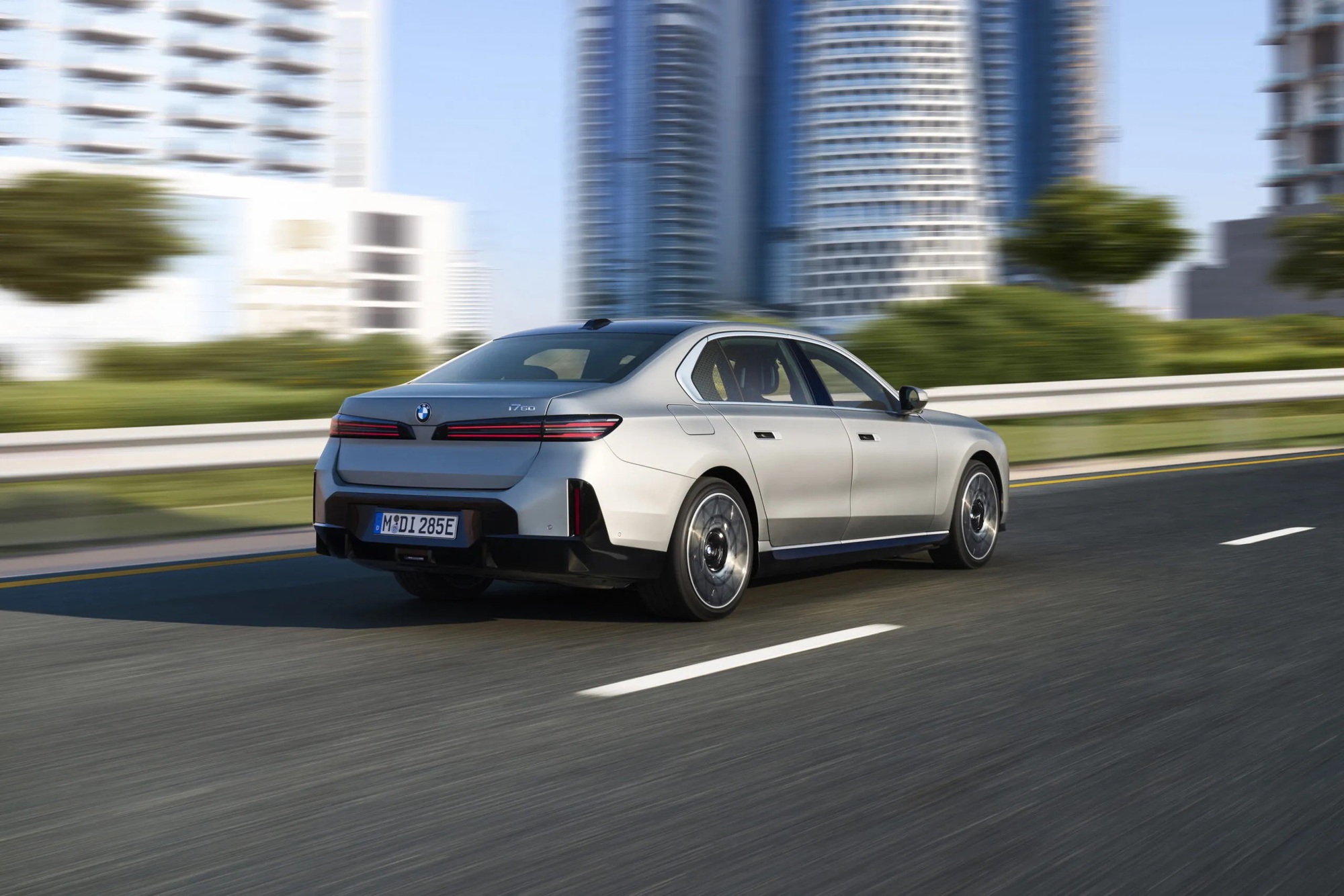 BMW 7 Series 2027 đổi mới to&agrave;n diện: Thiết kế đỡ &lsquo;dị&rsquo;, nội thất tr&agrave;n ngập m&agrave;n h&igrave;nh đấu Mercedes-Benz S-Class- Ảnh 6.