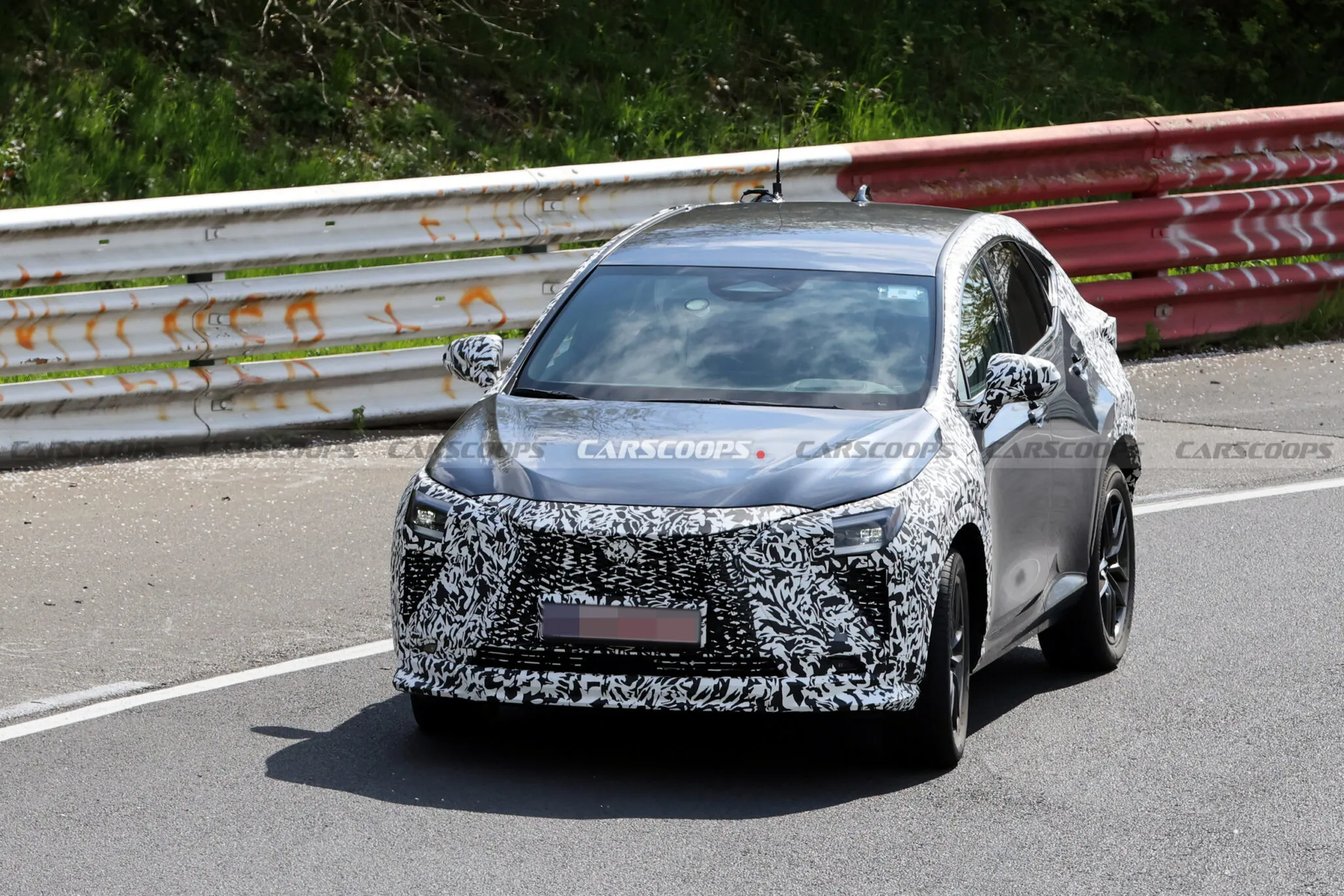 Lexus NX 2027 lộ diện tr&ecirc;n đường đua: Phong c&aacute;ch thể thao hơn để đấu BMW X3, dễ g&acirc;y ch&uacute; &yacute; khi mang về Việt Nam- Ảnh 3.