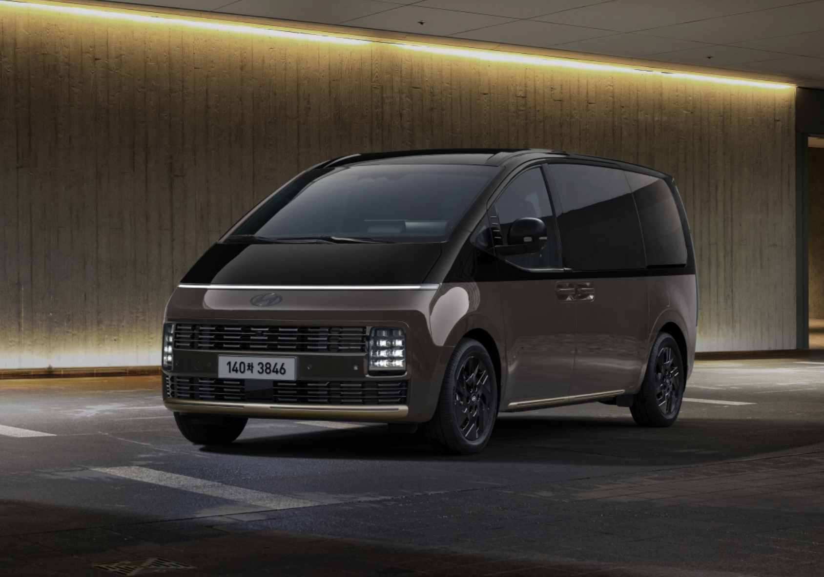 Hyundai Staria Limousine ra mắt: Nội thất như khoang hạng nhất cho &lsquo;chủ tịch&rsquo;, bản điện chạy gần 390km/sạc- Ảnh 2.