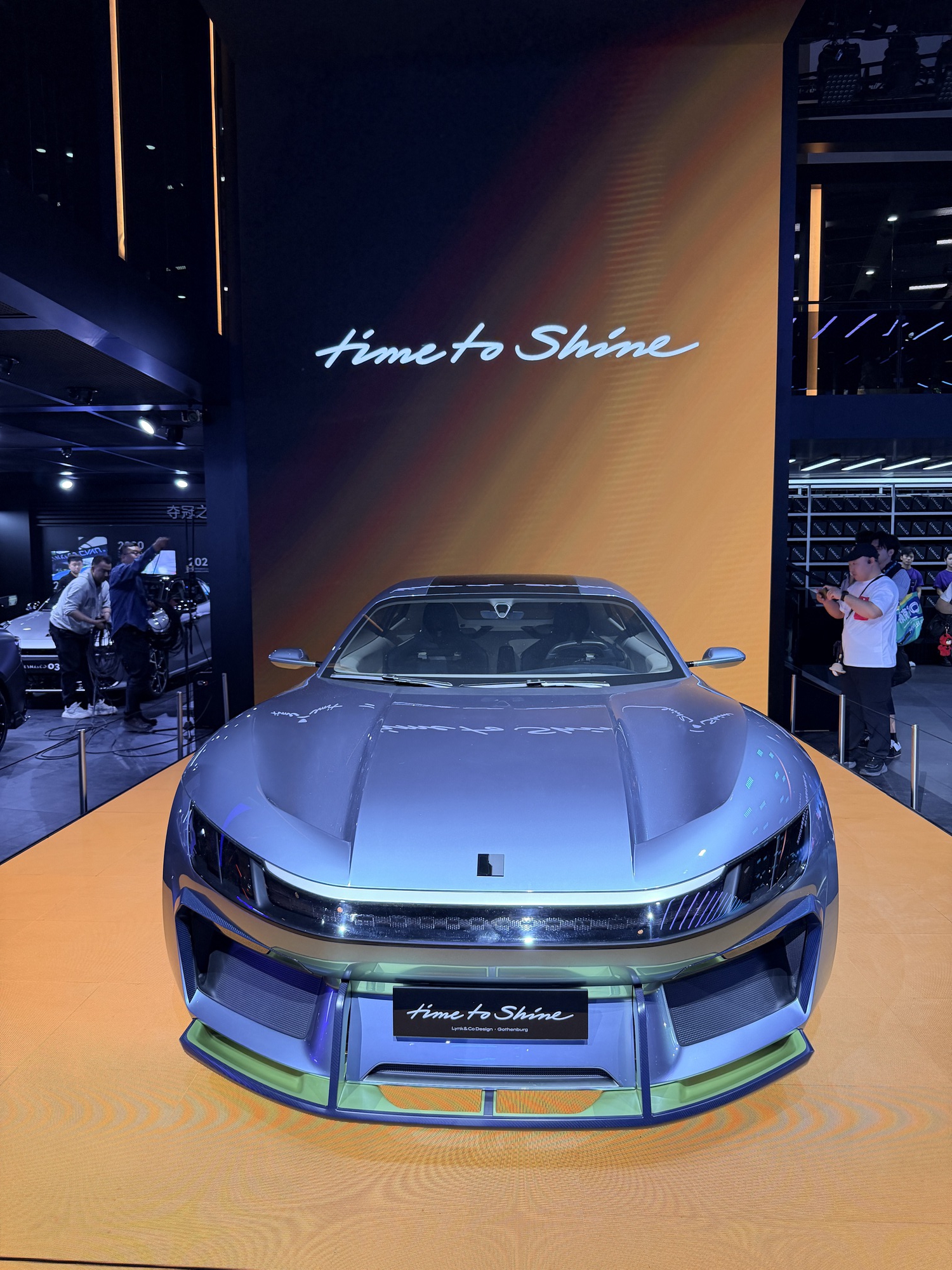 Lynk & Co lần đầu l&agrave;m si&ecirc;u xe: Khung gầm AI kỹ thuật số, thay đổi cấu tr&uacute;c bằng một n&uacute;t bấm, 0-100km/h chỉ trong 2 gi&acirc;y- Ảnh 1.