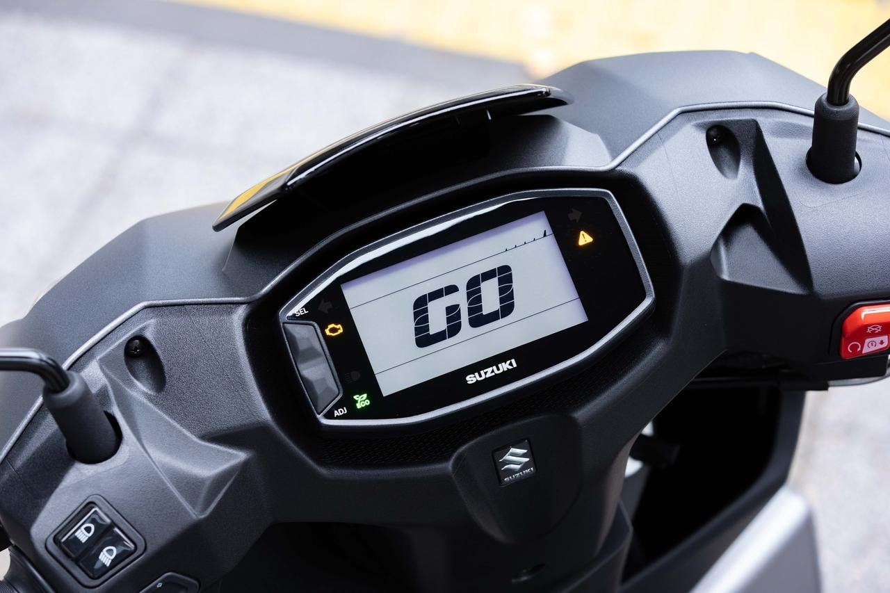 Xe tay ga mới của Suzuki: đẹp ngang ngửa Honda Air Blade m&agrave; gi&aacute; chỉ từ 23 triệu đồng- Ảnh 1.