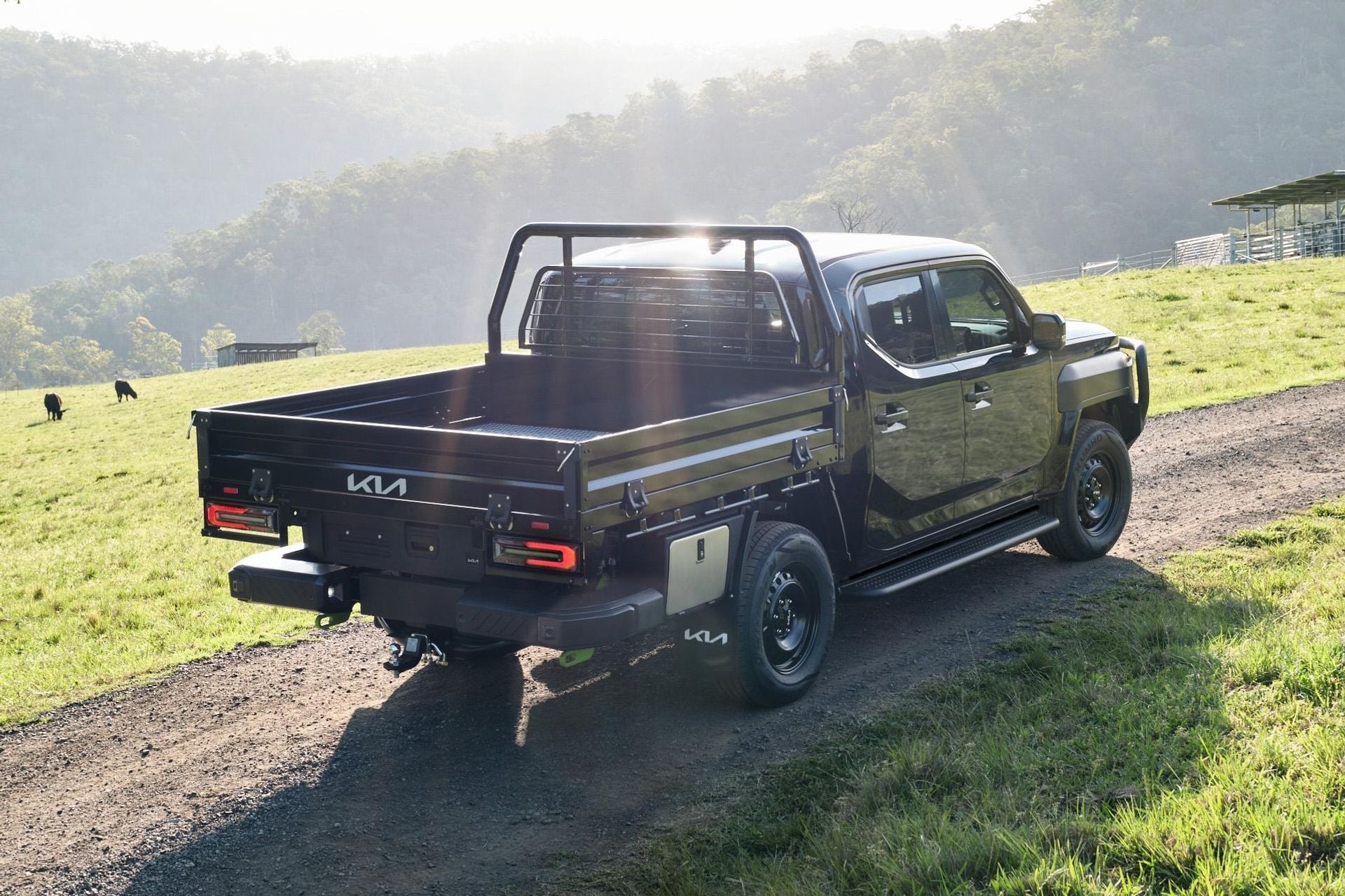 Kia Tasman rục rịch giảm gi&aacute;, s&aacute;ng cửa hơn khi v&agrave;o Việt Nam đấu Ranger, Triton?- Ảnh 4.