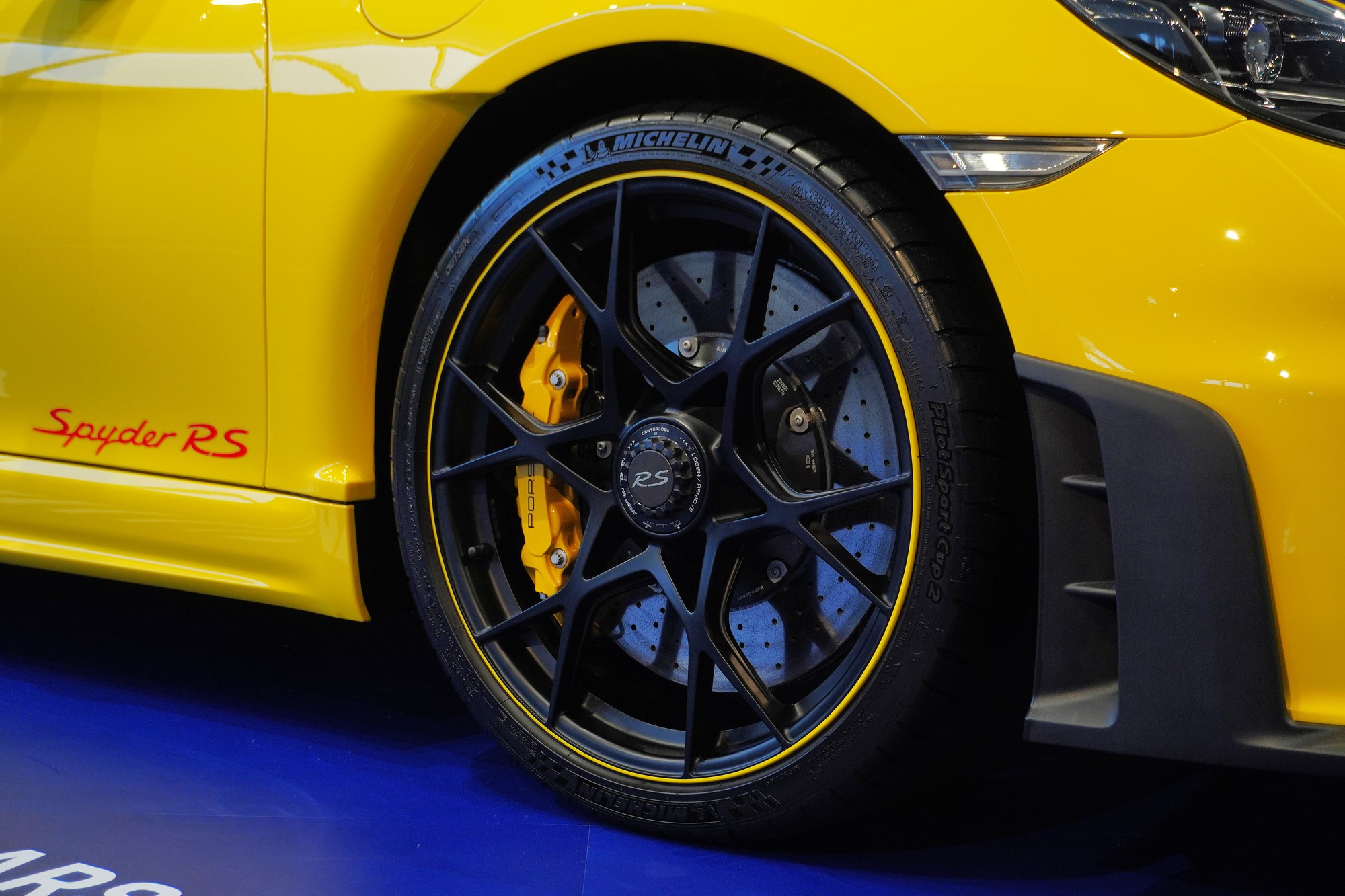 T&ocirc;i sờ tận tay Porsche 718 Spyder RS độc nhất Việt Nam: Phanh gốm hơn 500 triệu, tổng tiền 'option' dư mua 1 chiếc Mercedes GLC- Ảnh 2.