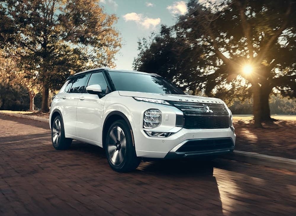 Mitsubishi Outlander 2026 th&ecirc;m hybrid cho bản ti&ecirc;u chuẩn, cải thiện một điểm nhiều người kh&oacute; chịu ở mẫu cũ- Ảnh 2.