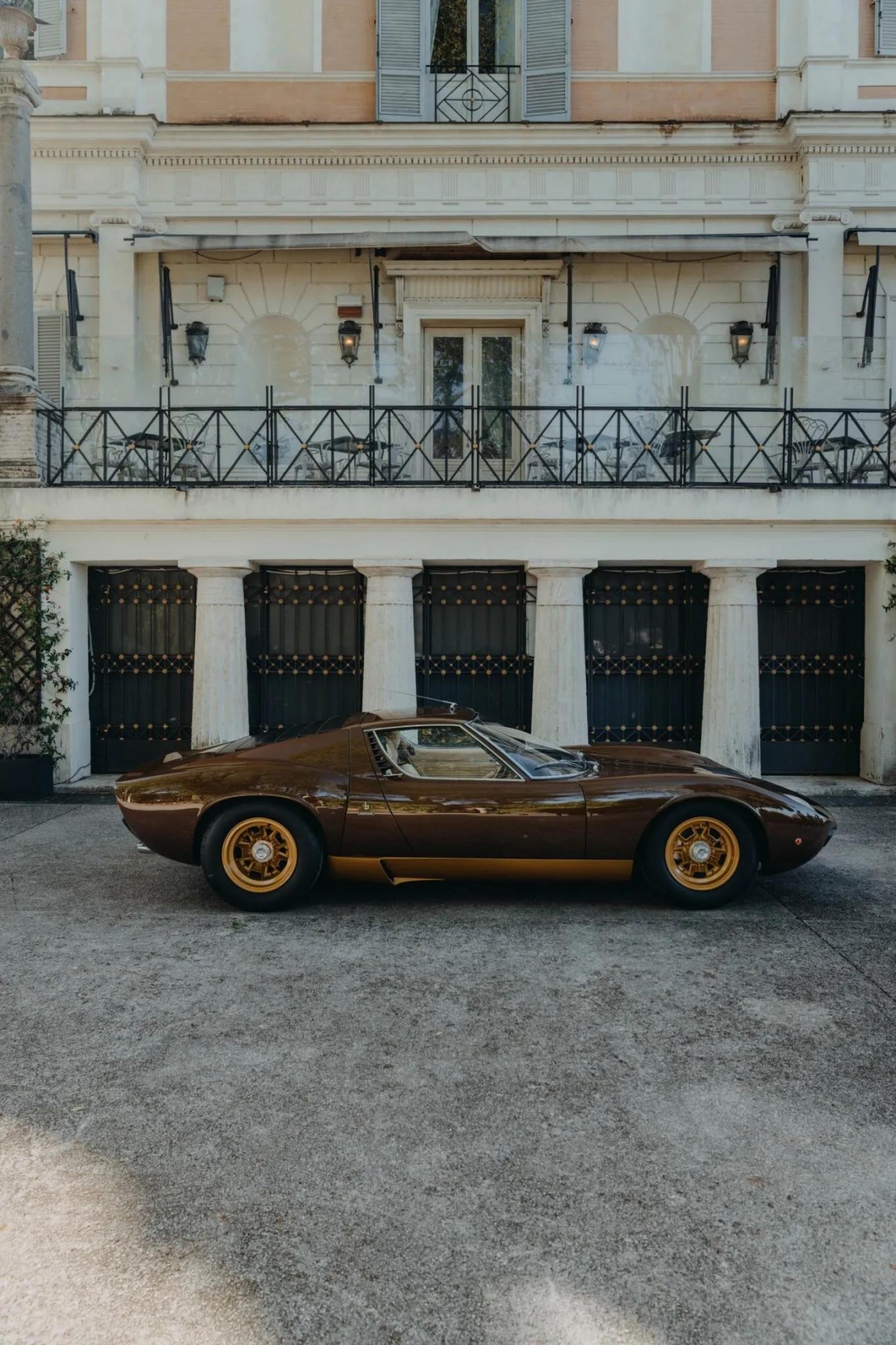 Lamborghini Miura SV phục chế trong 3 năm, t&aacute;i hiện m&agrave;u sơn nguy&ecirc;n bản độc đ&aacute;o- Ảnh 2.