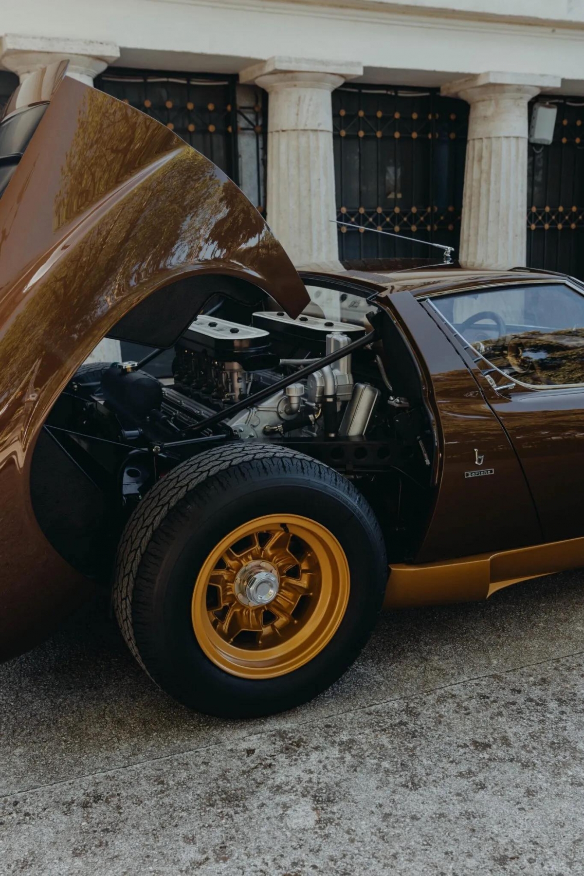 Lamborghini Miura SV phục chế trong 3 năm, t&aacute;i hiện m&agrave;u sơn nguy&ecirc;n bản độc đ&aacute;o- Ảnh 4.