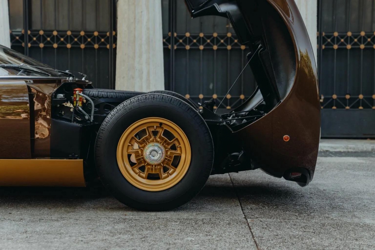 Lamborghini Miura SV phục chế trong 3 năm, t&aacute;i hiện m&agrave;u sơn nguy&ecirc;n bản độc đ&aacute;o- Ảnh 5.