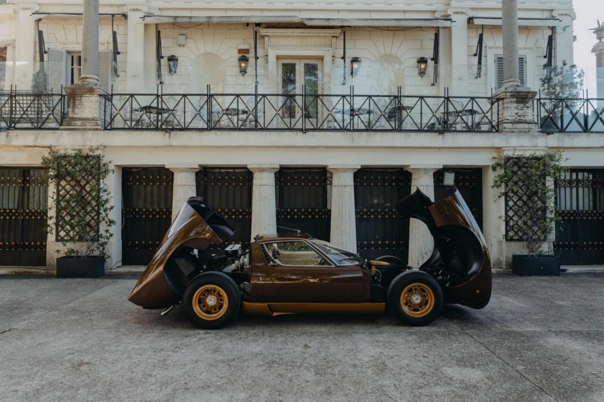 Lamborghini Miura SV phục chế trong 3 năm, t&aacute;i hiện m&agrave;u sơn nguy&ecirc;n bản độc đ&aacute;o- Ảnh 3.