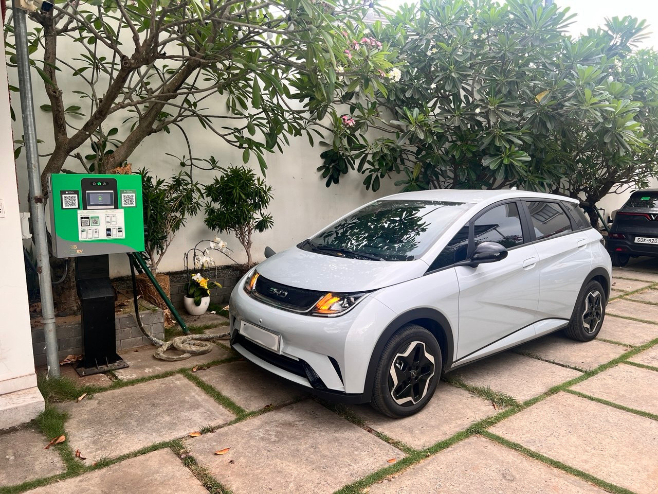 'Xe điện Trung Quốc rẻ thật, nhưng c&aacute;i gi&aacute; t&ocirc;i phải trả kh&ocirc;ng nằm ở tiền'- Ảnh 2.