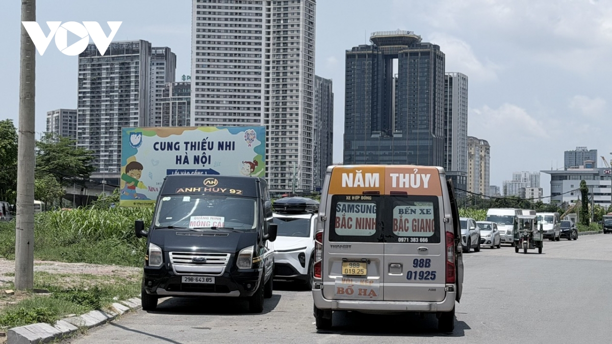 Kỳ nghỉ lễ: Bến xe truyền thống ế kh&aacute;ch, xe limousine, xe gh&eacute;p k&iacute;n chỗ- Ảnh 14.