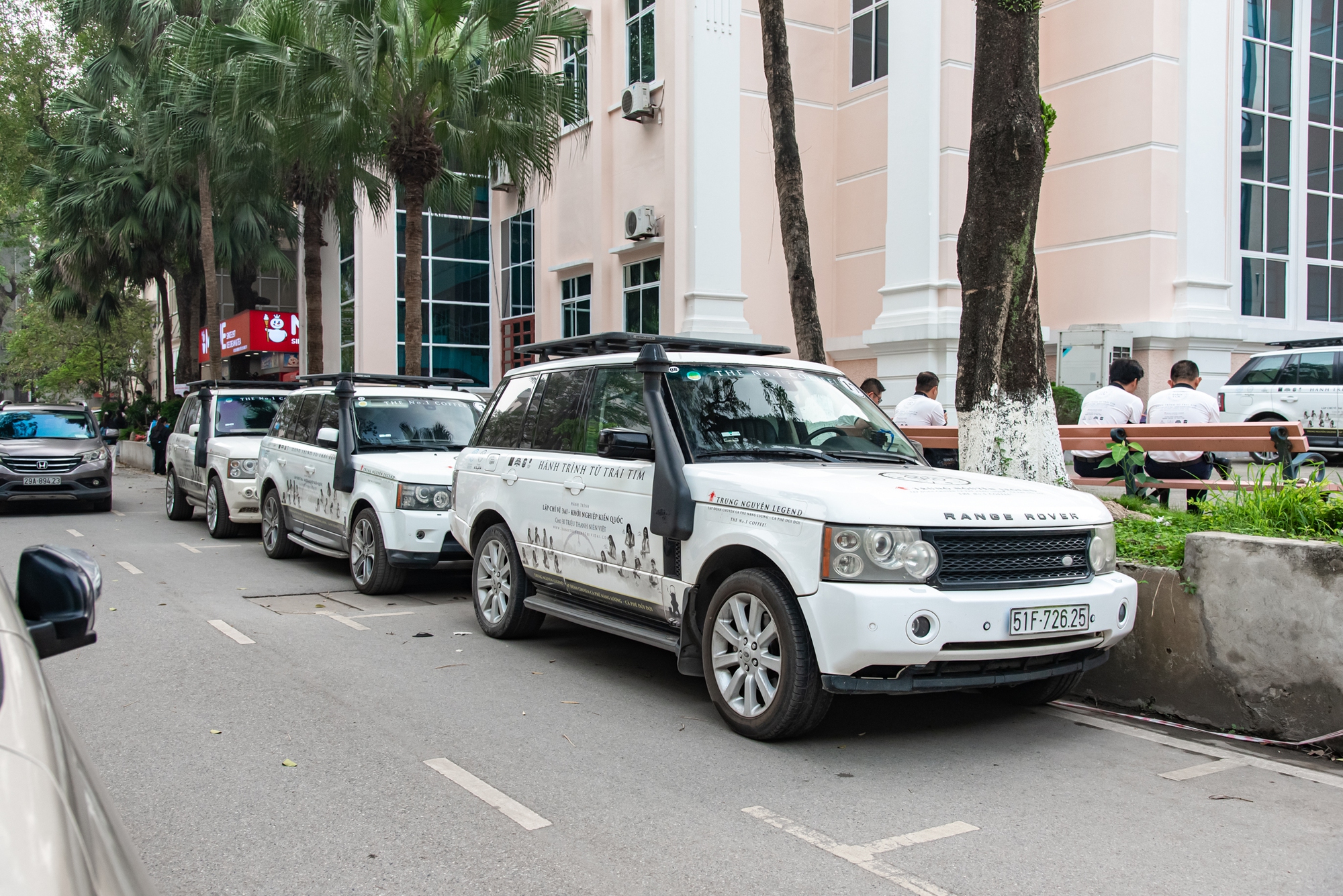 Dẫn đo&agrave;n Range Rover của &ocirc;ng Đặng L&ecirc; Nguy&ecirc;n Vũ: &lsquo;Sau h&ocirc;m nay mới l&agrave; thử th&aacute;ch lớn nhất, nhiều cung đường d&acirc;n phượt c&ograve;n chưa biết tới&rsquo;- Ảnh 7.