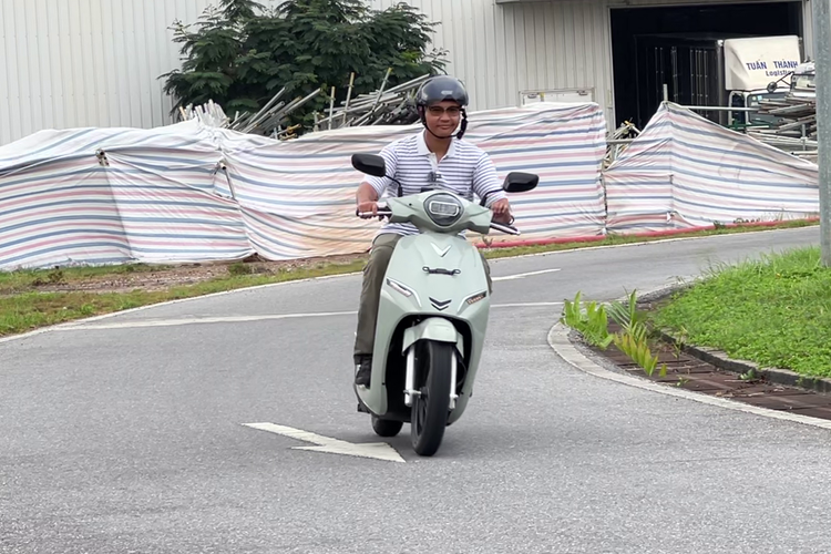 VinFast mang loạt xe m&aacute;y điện mới sang Indonesia, d&ugrave;ng một thứ ngo&agrave;i gi&aacute; b&aacute;n để cạnh tranh xe xăng- Ảnh 3.