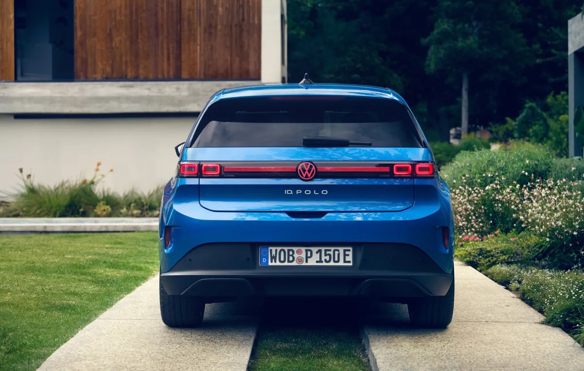 Volkswagen Polo từng b&aacute;n ở Việt Nam nay c&oacute; bản điện đẹp long lanh, chạy 455km/sạc, rộng hơn hẳn bản xăng- Ảnh 8.