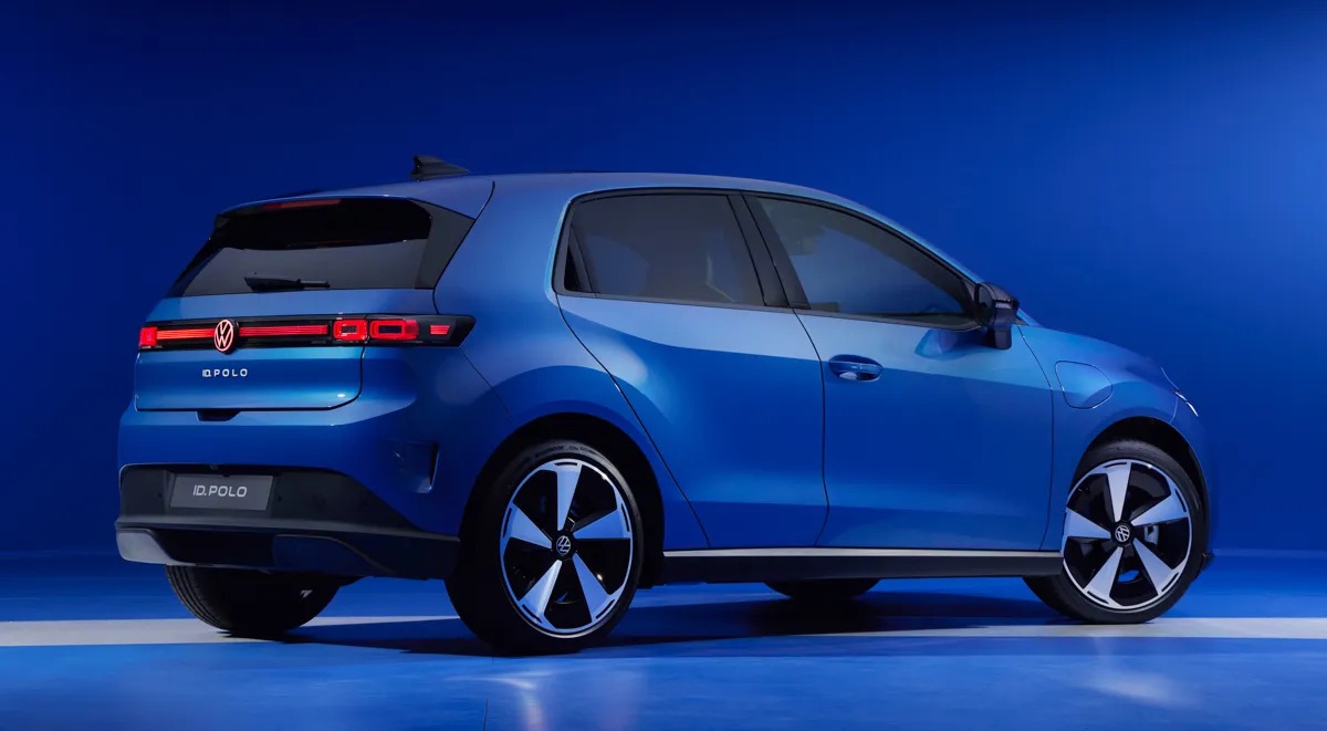 Volkswagen Polo từng b&aacute;n ở Việt Nam nay c&oacute; bản điện đẹp long lanh, chạy 455km/sạc, rộng hơn hẳn bản xăng- Ảnh 4.