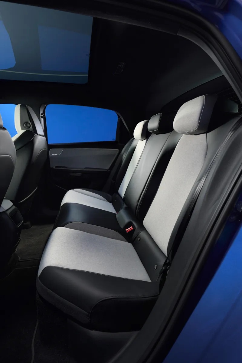 Volkswagen Polo từng b&aacute;n ở Việt Nam nay c&oacute; bản điện đẹp long lanh, chạy 455km/sạc, rộng hơn hẳn bản xăng- Ảnh 14.