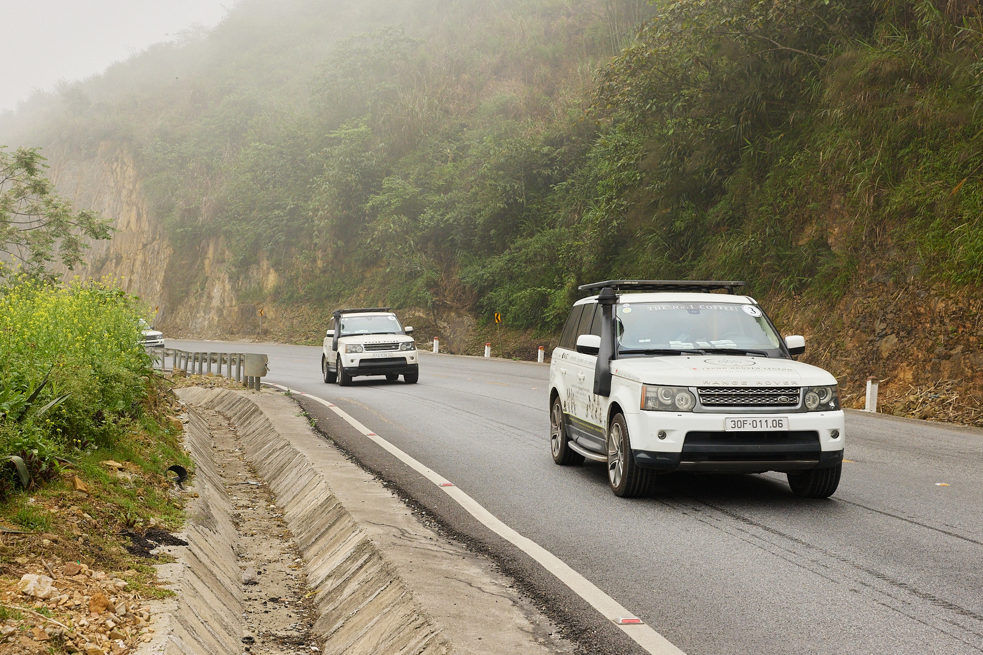 Đ&acirc;y l&agrave; l&yacute; do &ocirc;ng Đặng L&ecirc; Nguy&ecirc;n Vũ chọn Rolls-Royce, Ferrari v&agrave; Land Rover xuy&ecirc;n Việt lần n&agrave;y d&ugrave; sở hữu rất nhiều xe từ thương hiệu đẳng cấp kh&aacute;c- Ảnh 4.