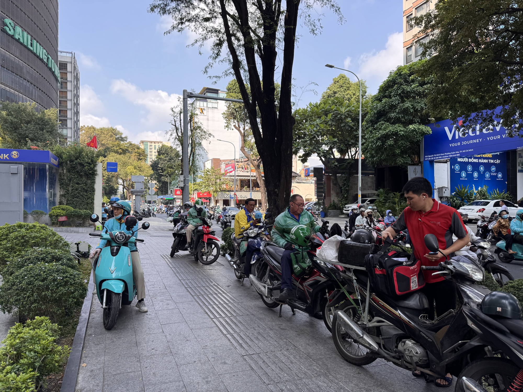 Động th&aacute;i mới của c&aacute;c h&atilde;ng gọi xe c&ocirc;ng nghệ từ đầu th&aacute;ng 4- Ảnh 1.