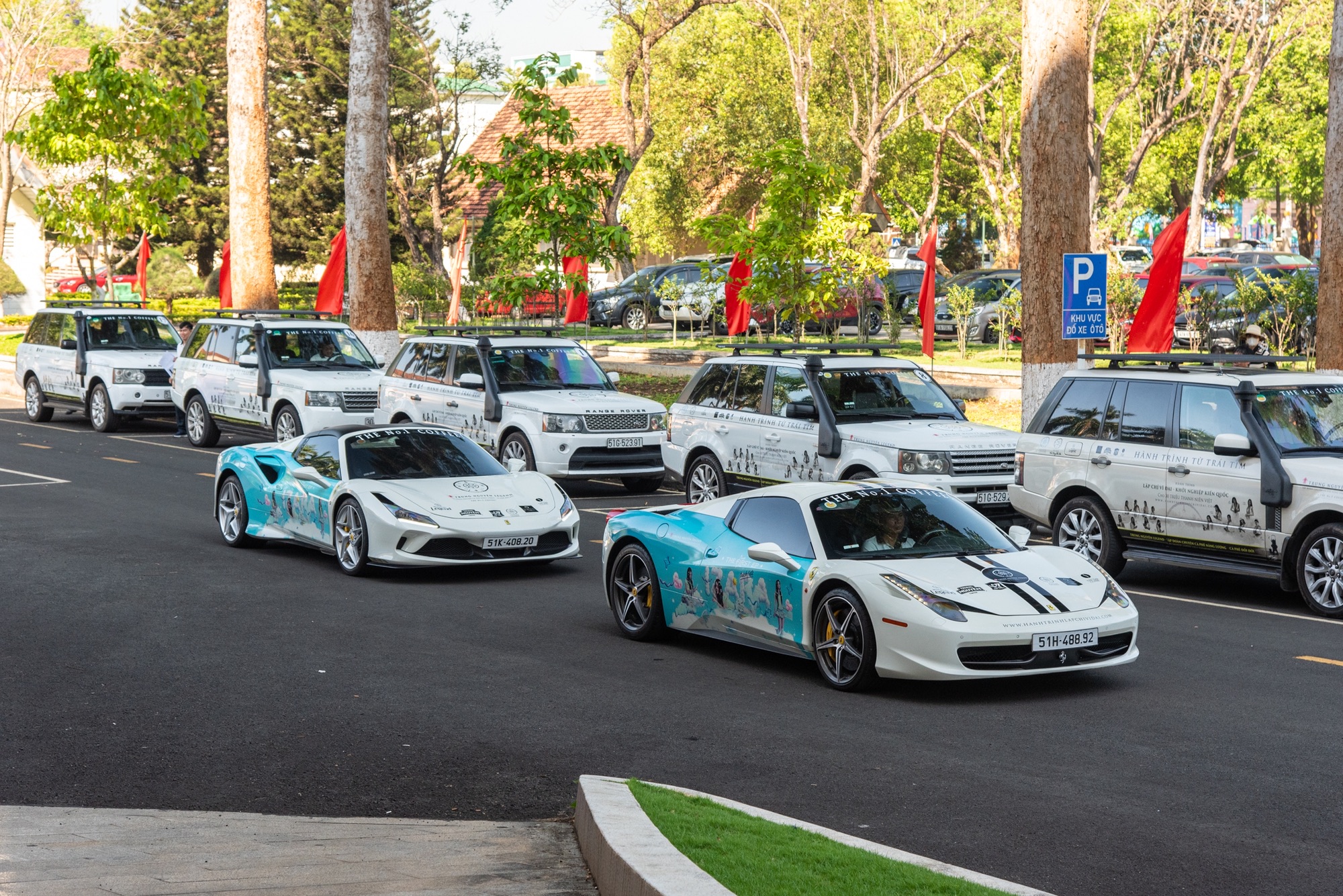 Đ&acirc;y l&agrave; l&yacute; do &ocirc;ng Đặng L&ecirc; Nguy&ecirc;n Vũ chọn Rolls-Royce, Ferrari v&agrave; Land Rover xuy&ecirc;n Việt lần n&agrave;y d&ugrave; sở hữu rất nhiều xe từ thương hiệu đẳng cấp kh&aacute;c- Ảnh 2.