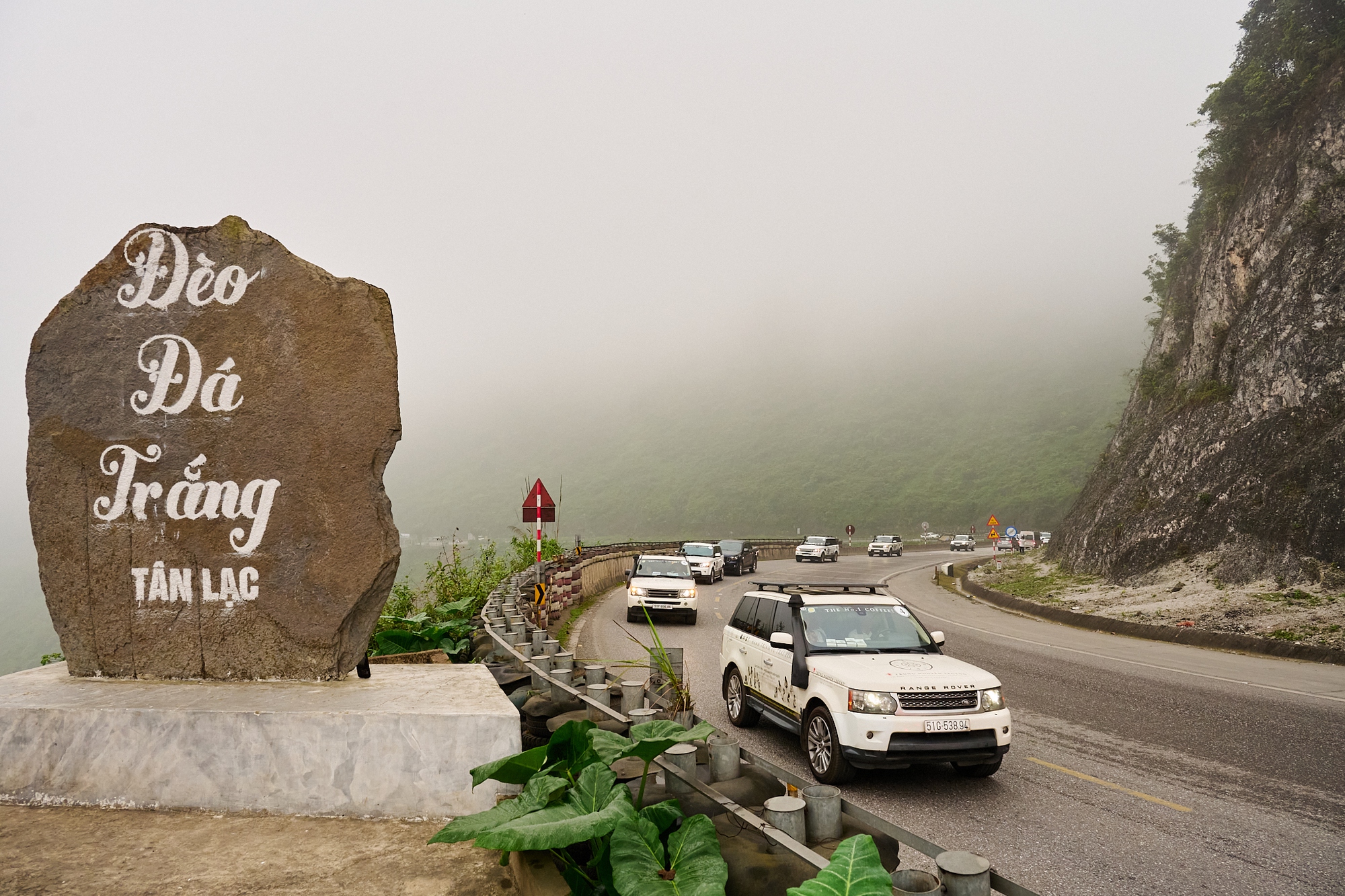 Đ&acirc;y l&agrave; l&yacute; do &ocirc;ng Đặng L&ecirc; Nguy&ecirc;n Vũ chọn Rolls-Royce, Ferrari v&agrave; Land Rover xuy&ecirc;n Việt lần n&agrave;y d&ugrave; sở hữu rất nhiều xe từ thương hiệu đẳng cấp kh&aacute;c- Ảnh 3.