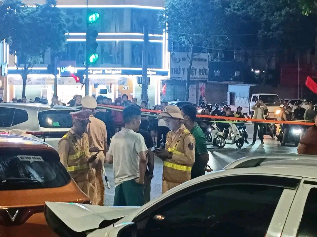 T&agrave;i xế Lexus t&ocirc;ng h&agrave;ng loạt &ocirc; t&ocirc; v&agrave; xe m&aacute;y bị khởi tố- Ảnh 2.