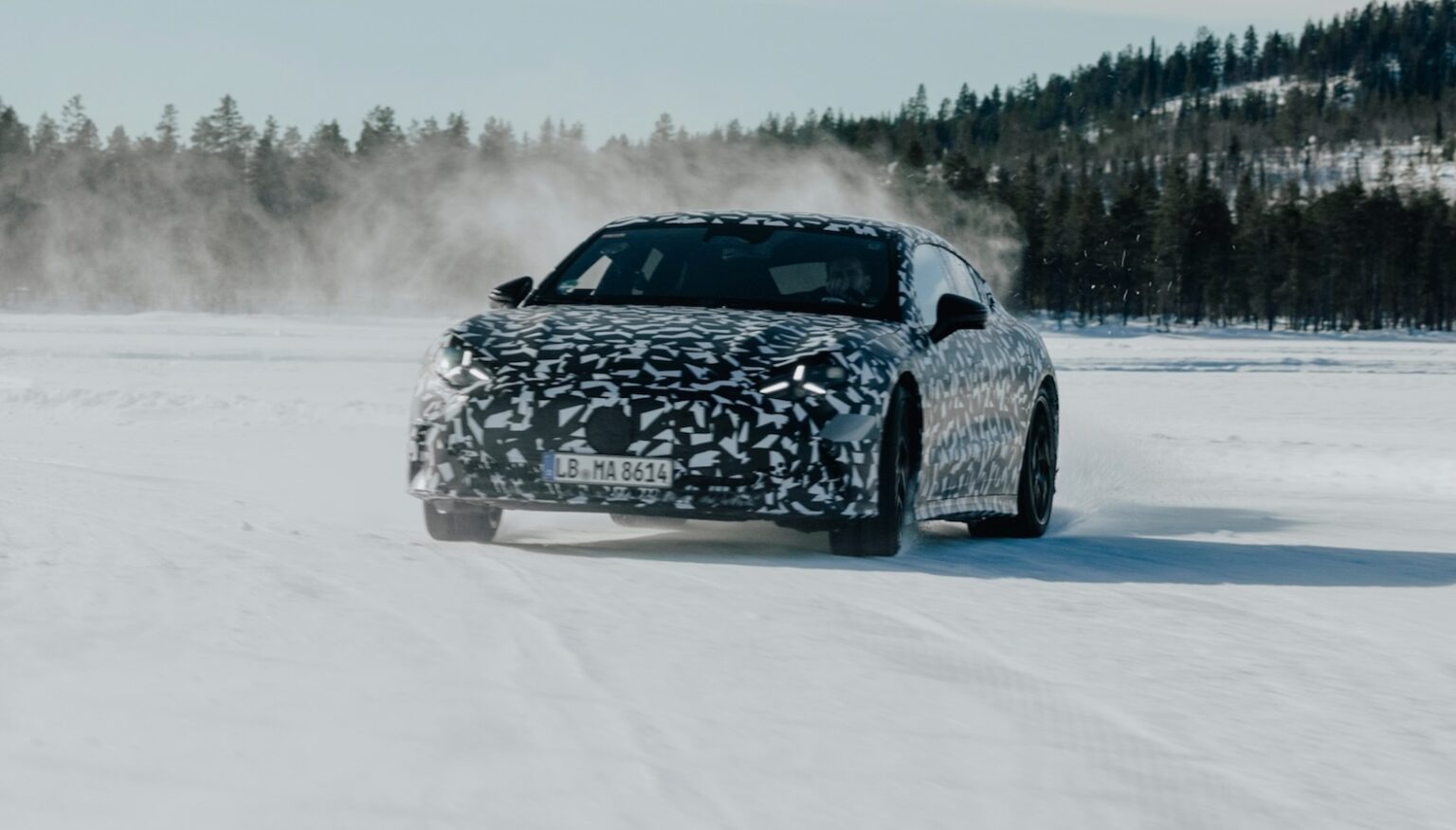 Siêu xe điện Mercedes-AMG GT Coupe 4 cửa lộ thông số 'khủng': 3 động cơ điện, phanh gốm carbon, treo khí nén- Ảnh 2. Siêu xe điện Mercedes-AMG GT Coupe 4 cửa lộ thông số 'khủng': 3 động cơ điện, phanh gốm carbon, treo khí nén- Ảnh 2.