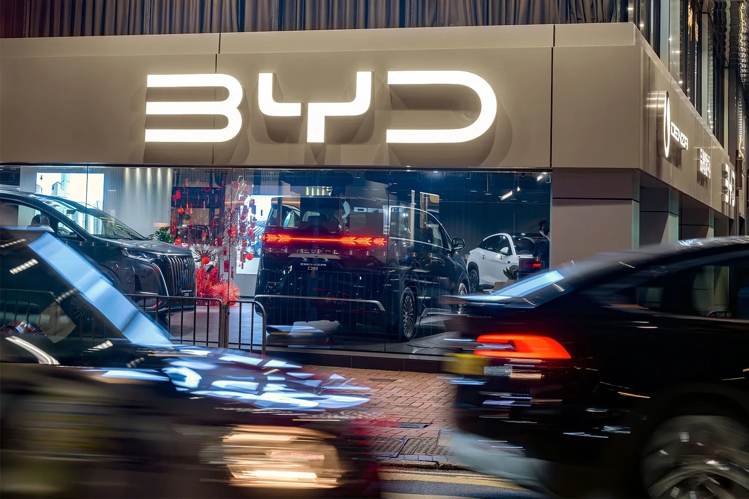 Tesla lấy lại ngôi vương xe điện từ BYD, không còn lợi thế trên sân nhà khiến hãng xe Trung Quốc giảm hơn 25% doanh số- Ảnh 2. Tesla lấy lại ngôi vương xe điện từ BYD, không còn lợi thế trên sân nhà khiến hãng xe Trung Quốc giảm hơn 25% doanh số- Ảnh 2.