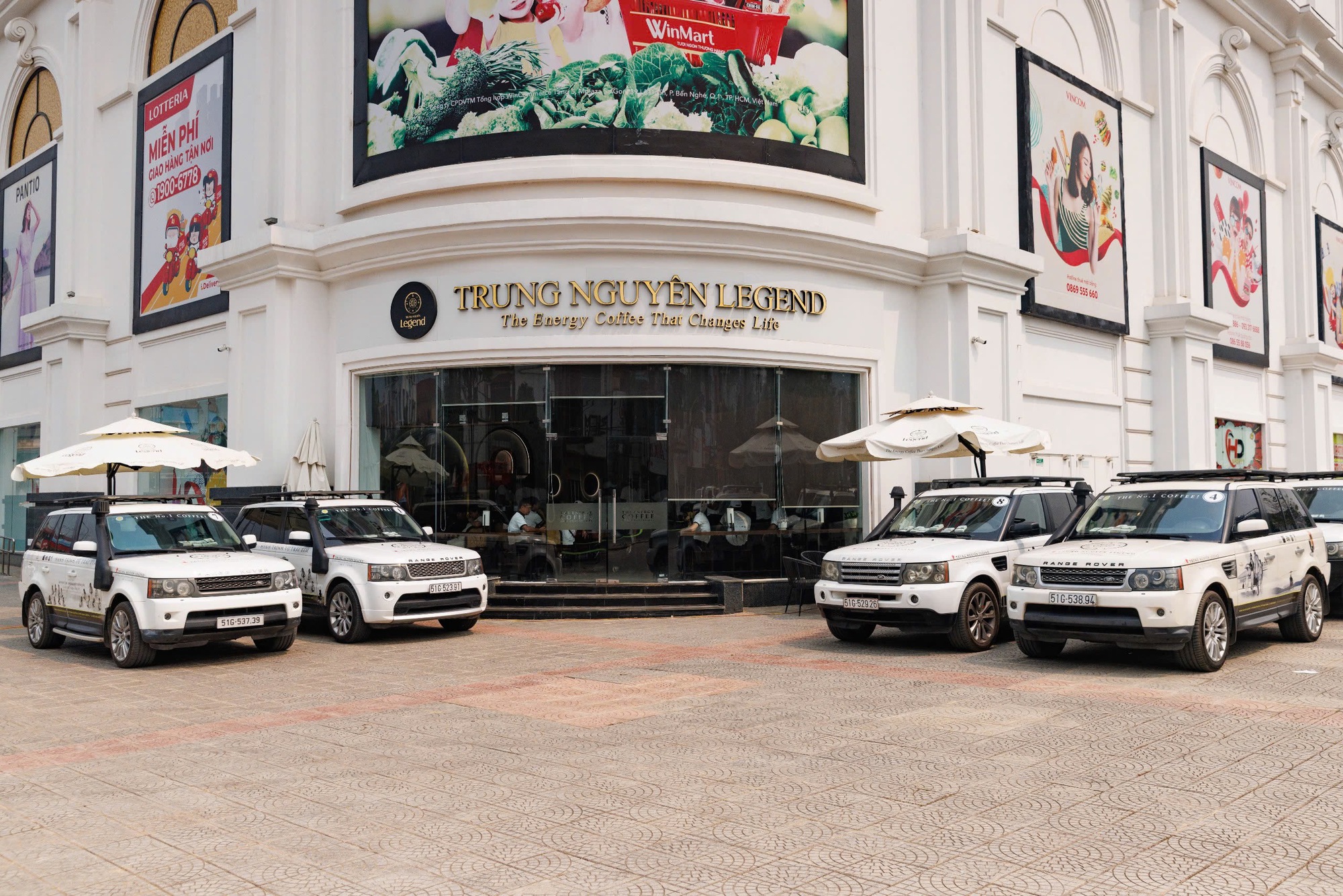 Người dân tộc Thái múa cạnh dàn xe Range Rover của ông Đặng Lê Nguyên Vũ- Ảnh 9. Người dân tộc Thái múa cạnh dàn xe Range Rover của ông Đặng Lê Nguyên Vũ- Ảnh 9.