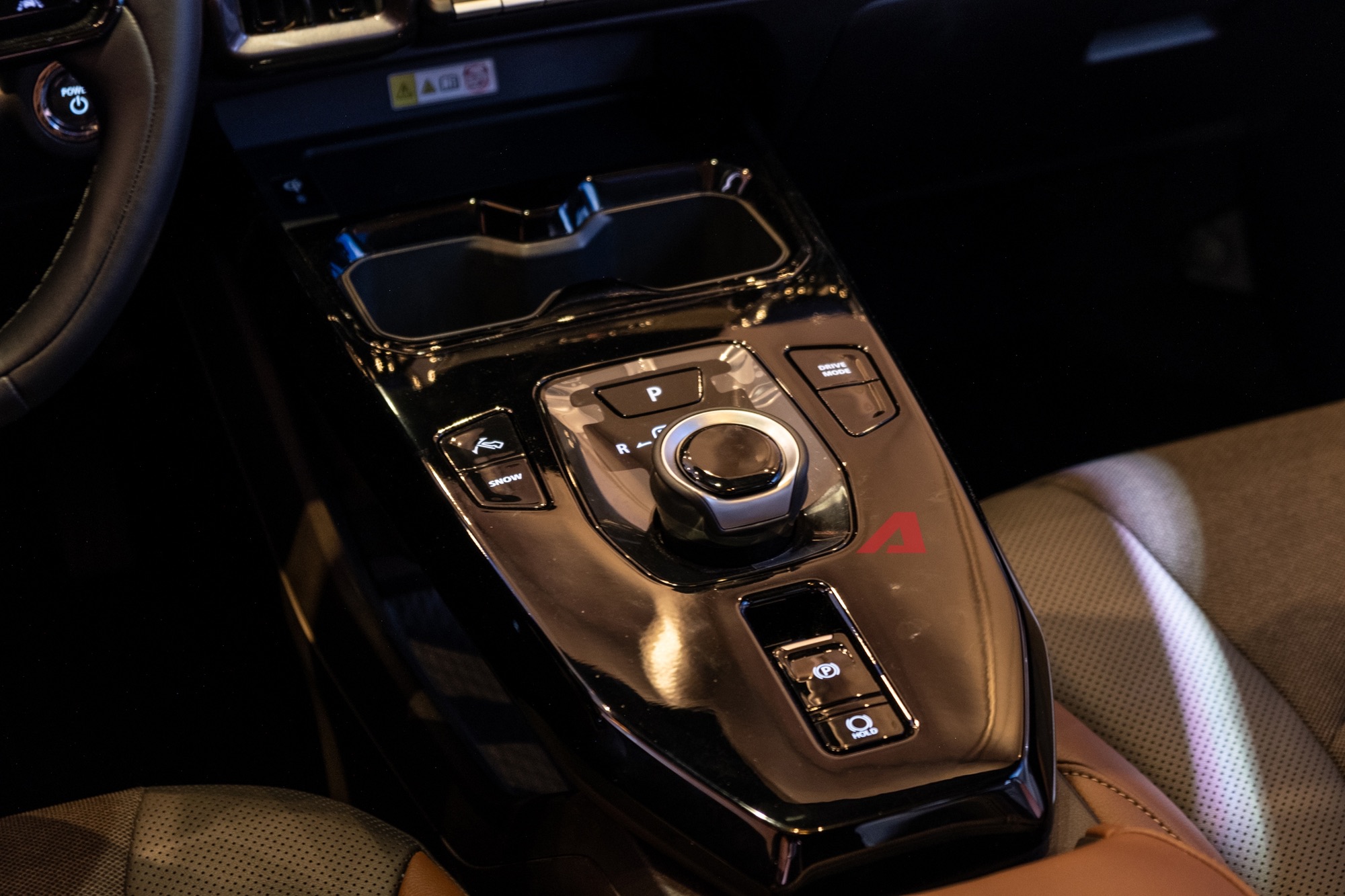 Suzuki eVitara xuất hiện ở H&agrave; Nội: Dễ mở b&aacute;n thời gian tới, đi được 430km/sạc, nội thất m&agrave;n h&igrave;nh k&eacute;p, cần số điện tử- Ảnh 12.