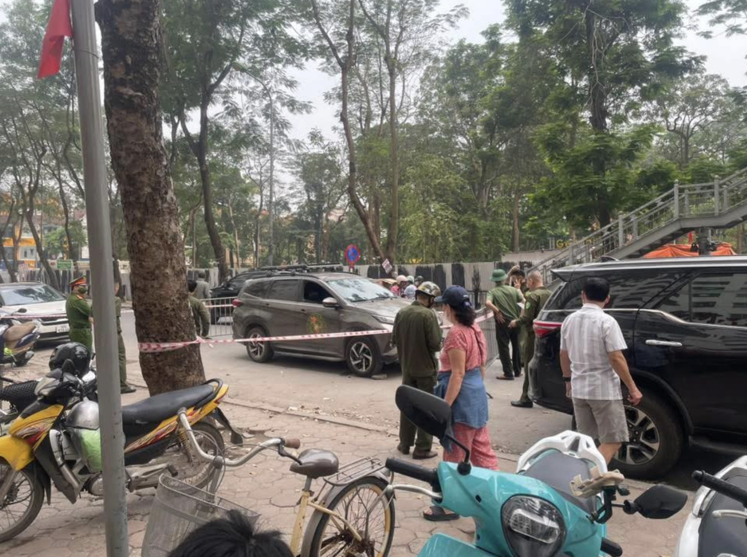 T&agrave;i xế &ocirc; t&ocirc; c&ocirc;ng nghệ bị kh&aacute;ch tấn c&ocirc;ng tr&ecirc;n xe- Ảnh 1.