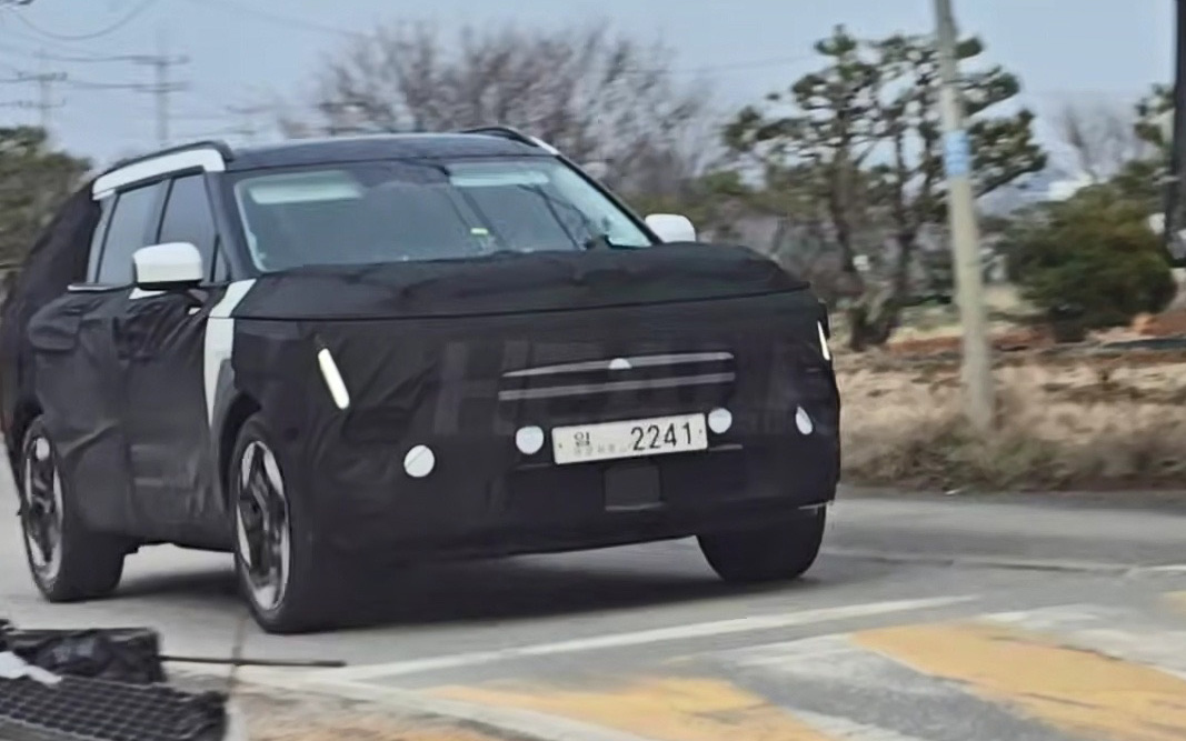 Bóc tách chi tiết thiết kế mới lạ trên Hyundai Tucson 2027: Đèn mới đặt rất thấp, xi-nhan dạng dọc, màn hình ngày càng lớn- Ảnh 7. Bóc tách chi tiết thiết kế mới lạ trên Hyundai Tucson 2027: Đèn mới đặt rất thấp, xi-nhan dạng dọc, màn hình ngày càng lớn- Ảnh 7.