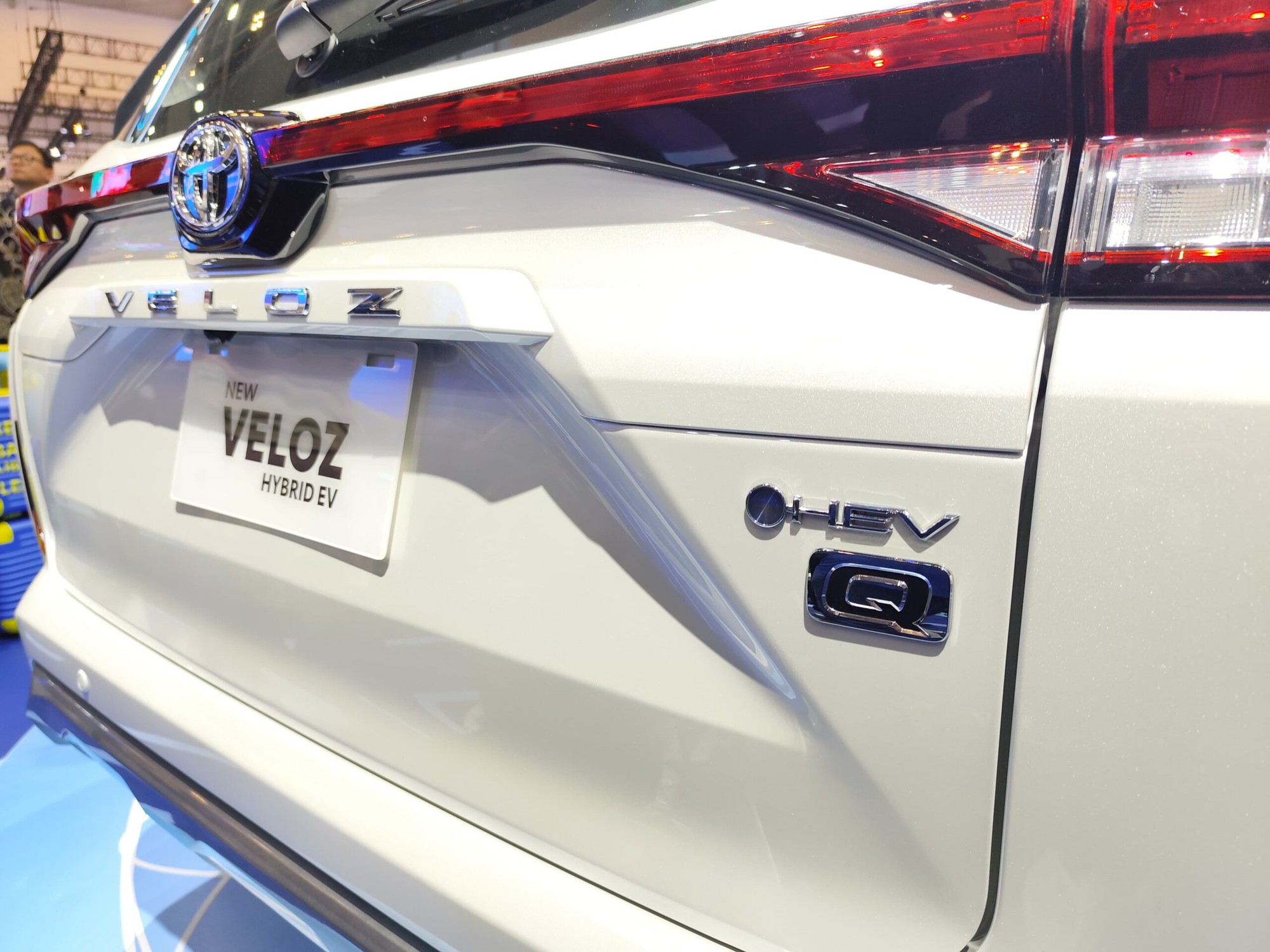 Lý giải 2 điểm ‘lạ’ trên Toyota Veloz hybrid: Có pin nhưng vẫn thêm cả ắc-quy, pin không bao giờ sạc đủ 100%- Ảnh 3. Lý giải 2 điểm ‘lạ’ trên Toyota Veloz hybrid: Có pin nhưng vẫn thêm cả ắc-quy, pin không bao giờ sạc đủ 100%- Ảnh 3.