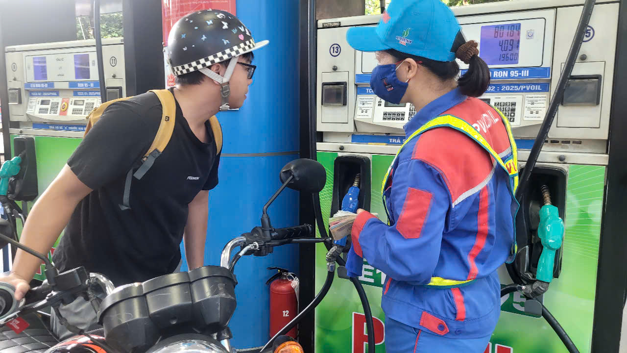 Xăng E10 c&oacute; thể thay thế xăng kho&aacute;ng ngay th&aacute;ng 4-2026, h&agrave;ng chục triệu xe m&aacute;y v&agrave; &ocirc; t&ocirc; ch&uacute; &yacute; g&igrave;?- Ảnh 1.