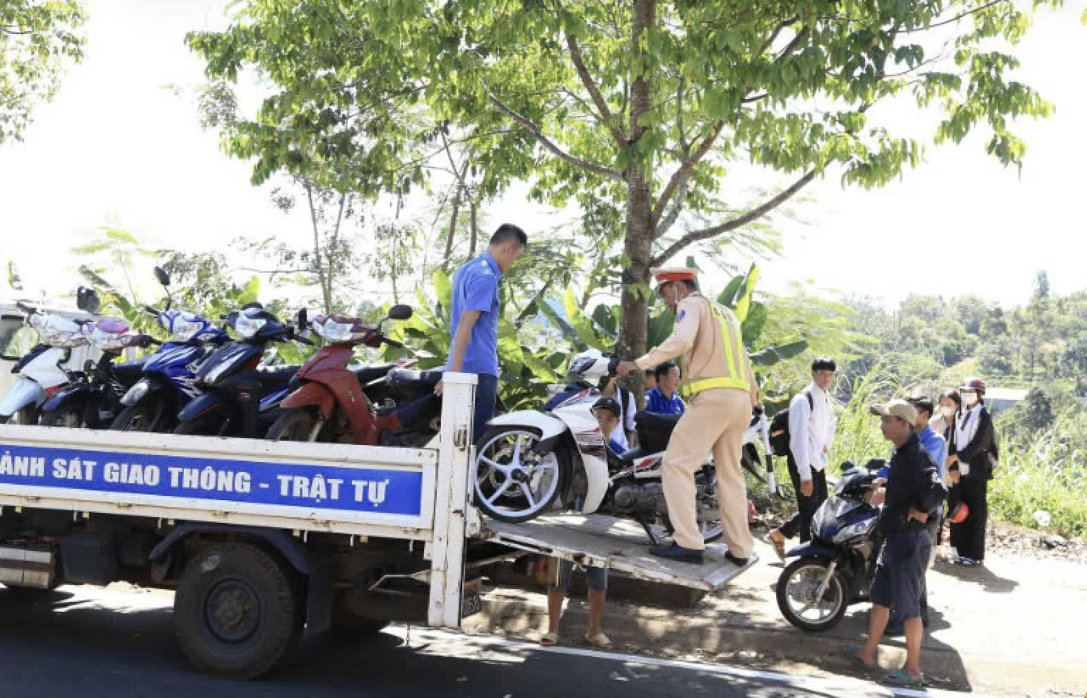 Người tham gia giao thông chú ý: Vi phạm điều này, chủ xe sẽ bị tịch thu phương tiện!- Ảnh 1. Người tham gia giao thông chú ý: Vi phạm điều này, chủ xe sẽ bị tịch thu phương tiện!- Ảnh 1.