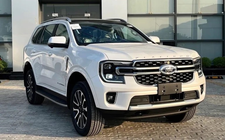 Ford Everest máy xăng lộ diện tại Việt Nam: Chạy hỗn hợp 10L/100km, dễ là bản Platinum 2.3L, thêm lựa chọn khi giá dầu đỉnh điểm- Ảnh 4. Ford Everest máy xăng lộ diện tại Việt Nam: Chạy hỗn hợp 10L/100km, dễ là bản Platinum 2.3L, thêm lựa chọn khi giá dầu đỉnh điểm- Ảnh 4.